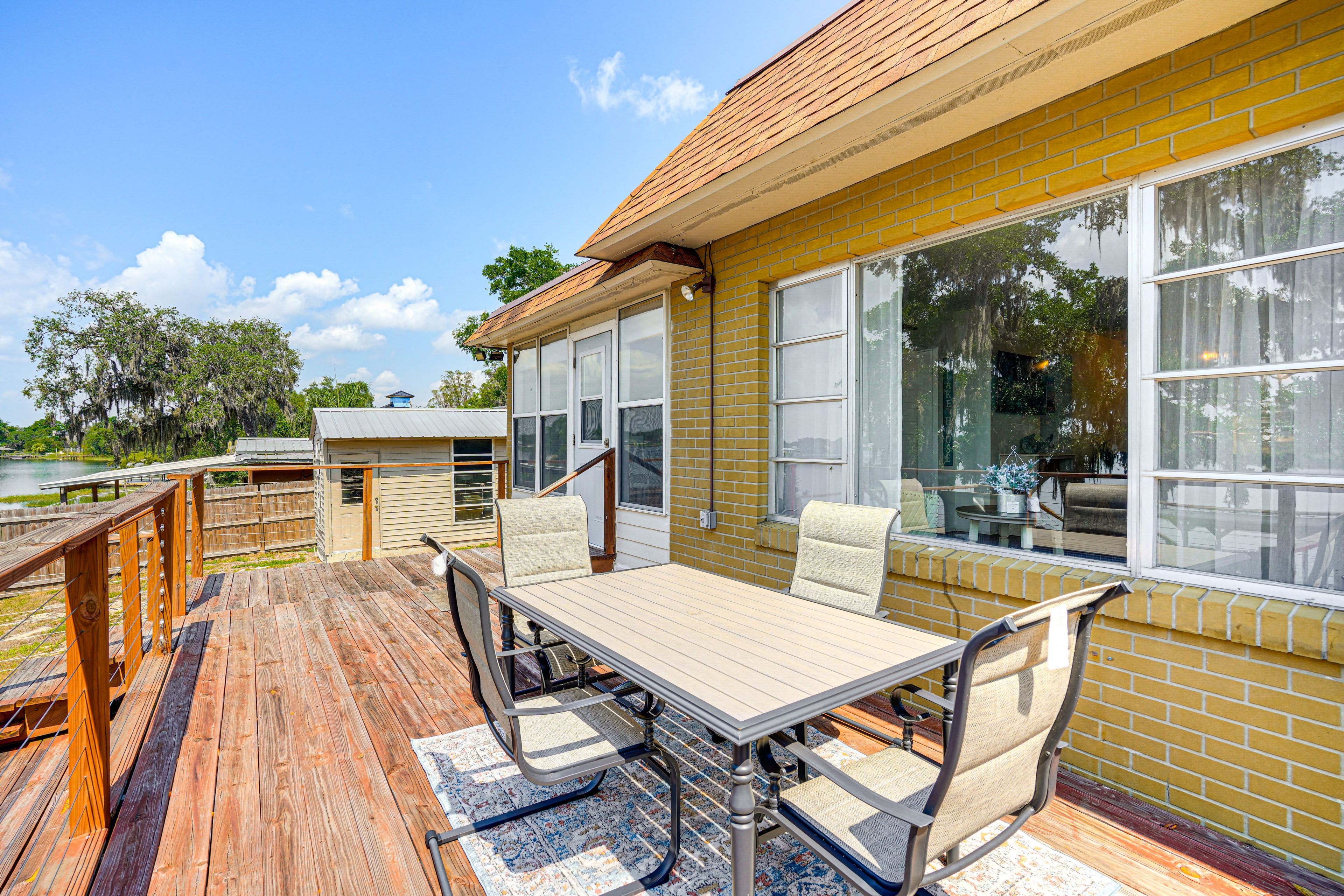 Private Deck | Lake View | 15 Mi to Sebring International Raceway