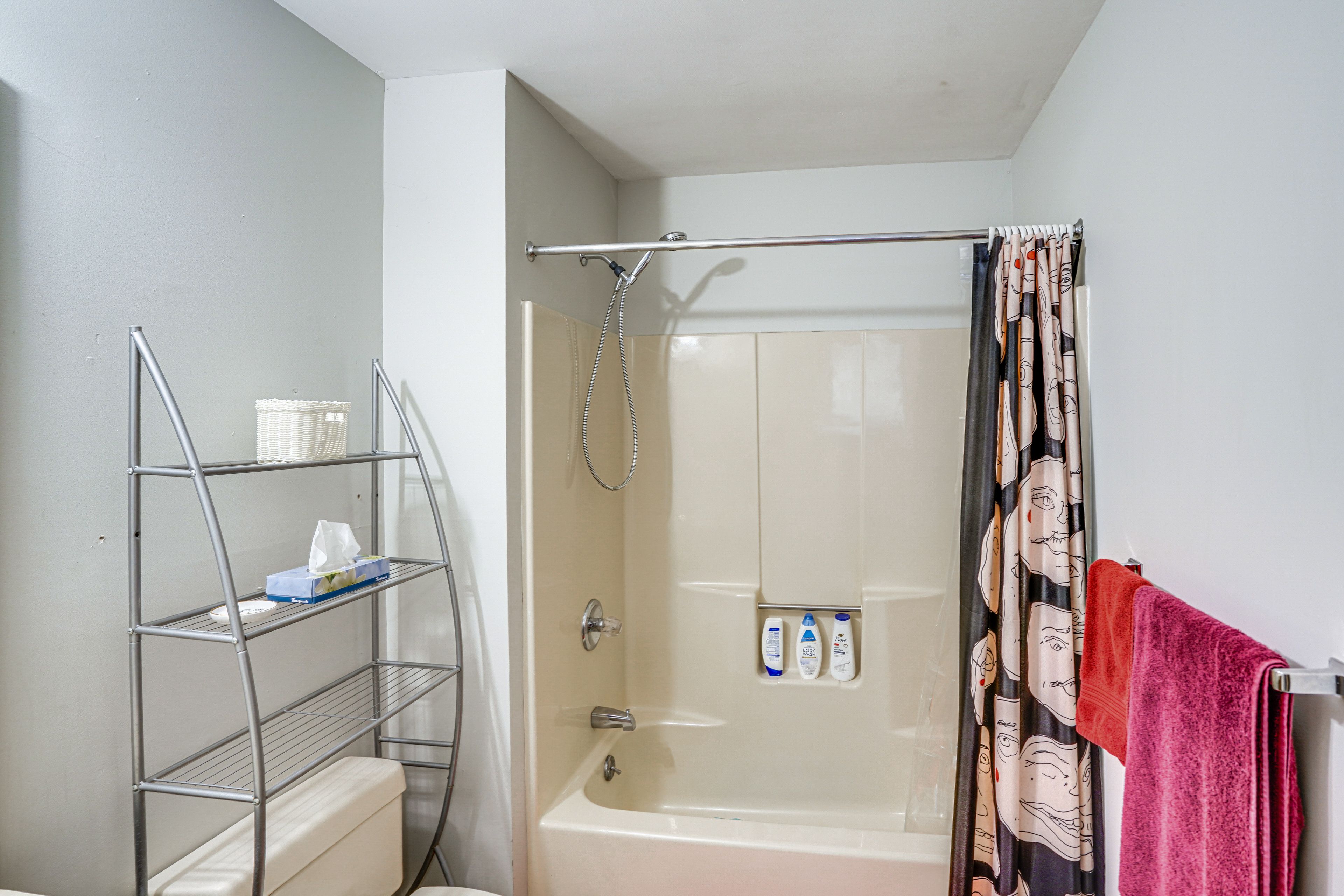 Full Bathroom | Basement | Complimentary Toiletries