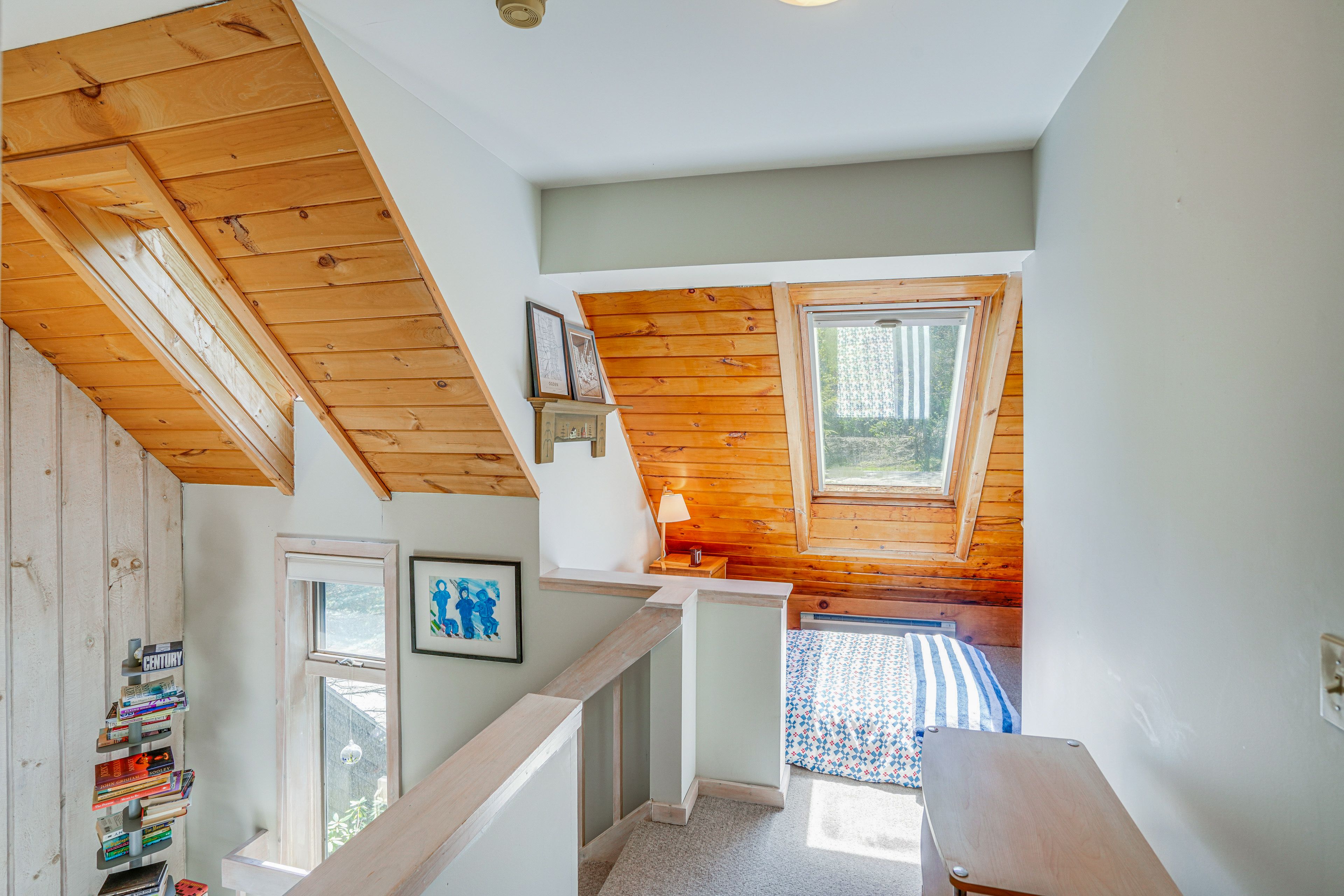 Sleeping Nook | 2nd Floor | Twin Floor Mattress