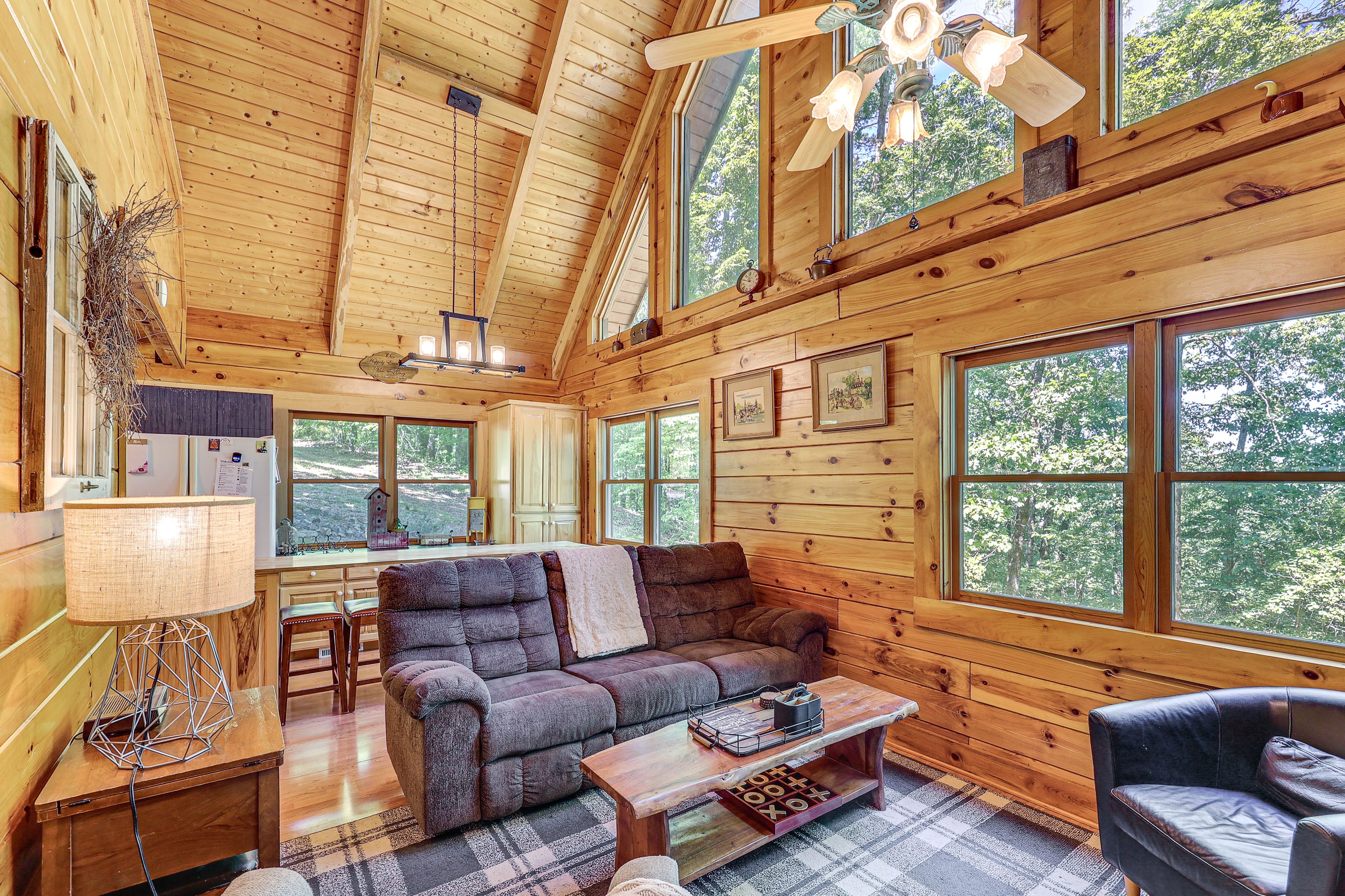 Living Room | Smart TV | Fireplace | Books | 1st Floor