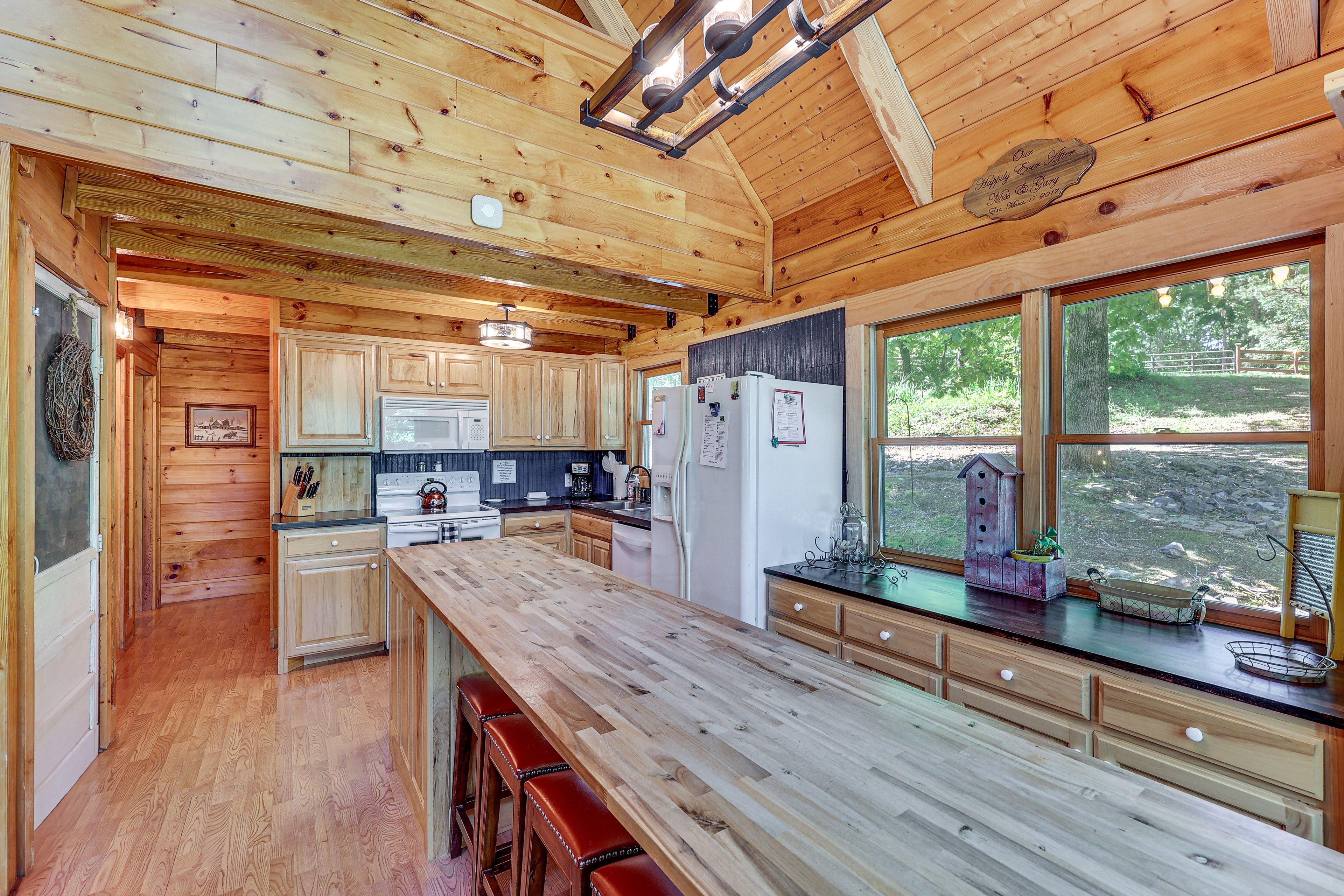 Kitchen | Dishwasher | Toaster | 1st Floor