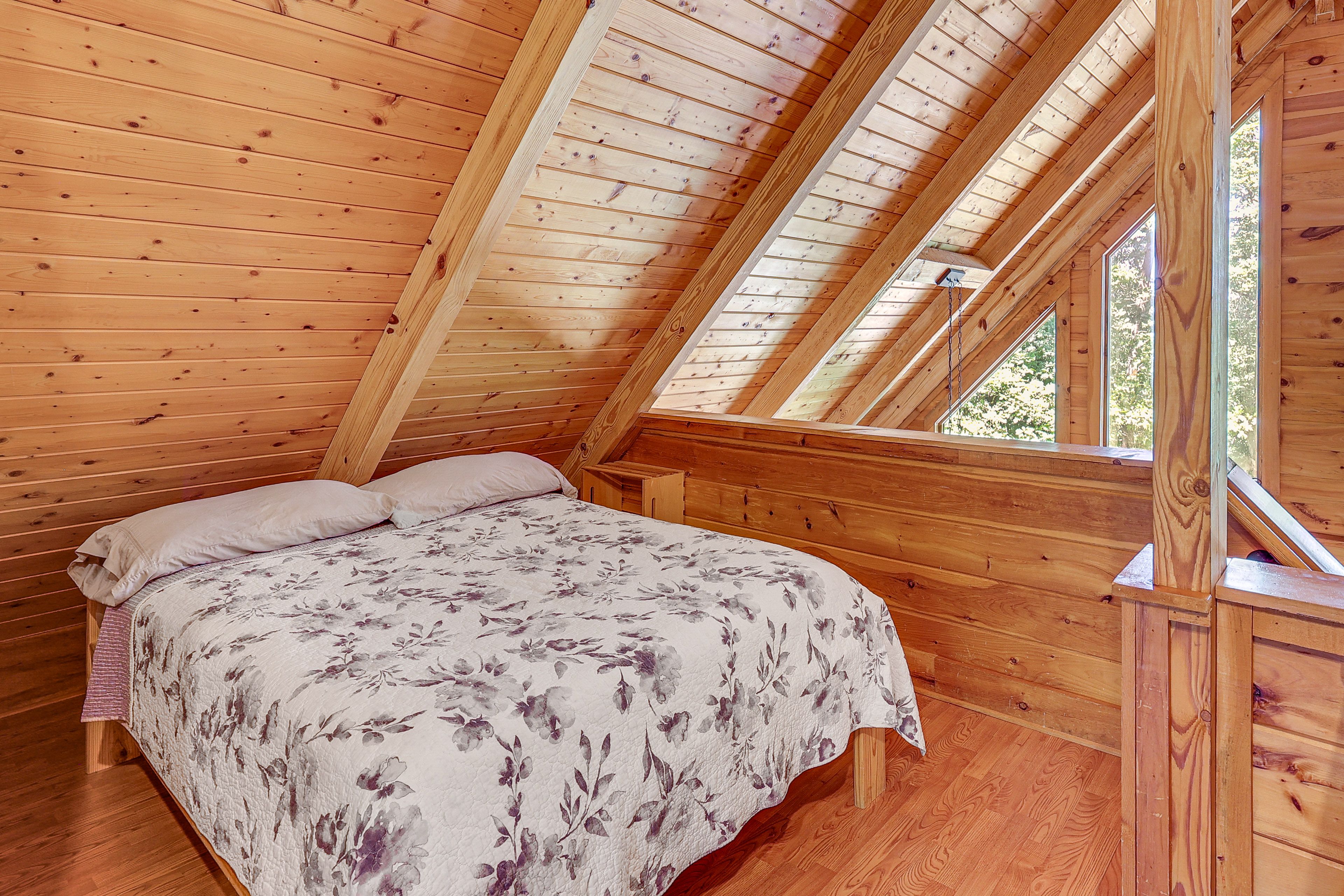 Loft | Queen Bed | Full Bed | Twin Daybed w/ Twin Trundle | 2nd Floor