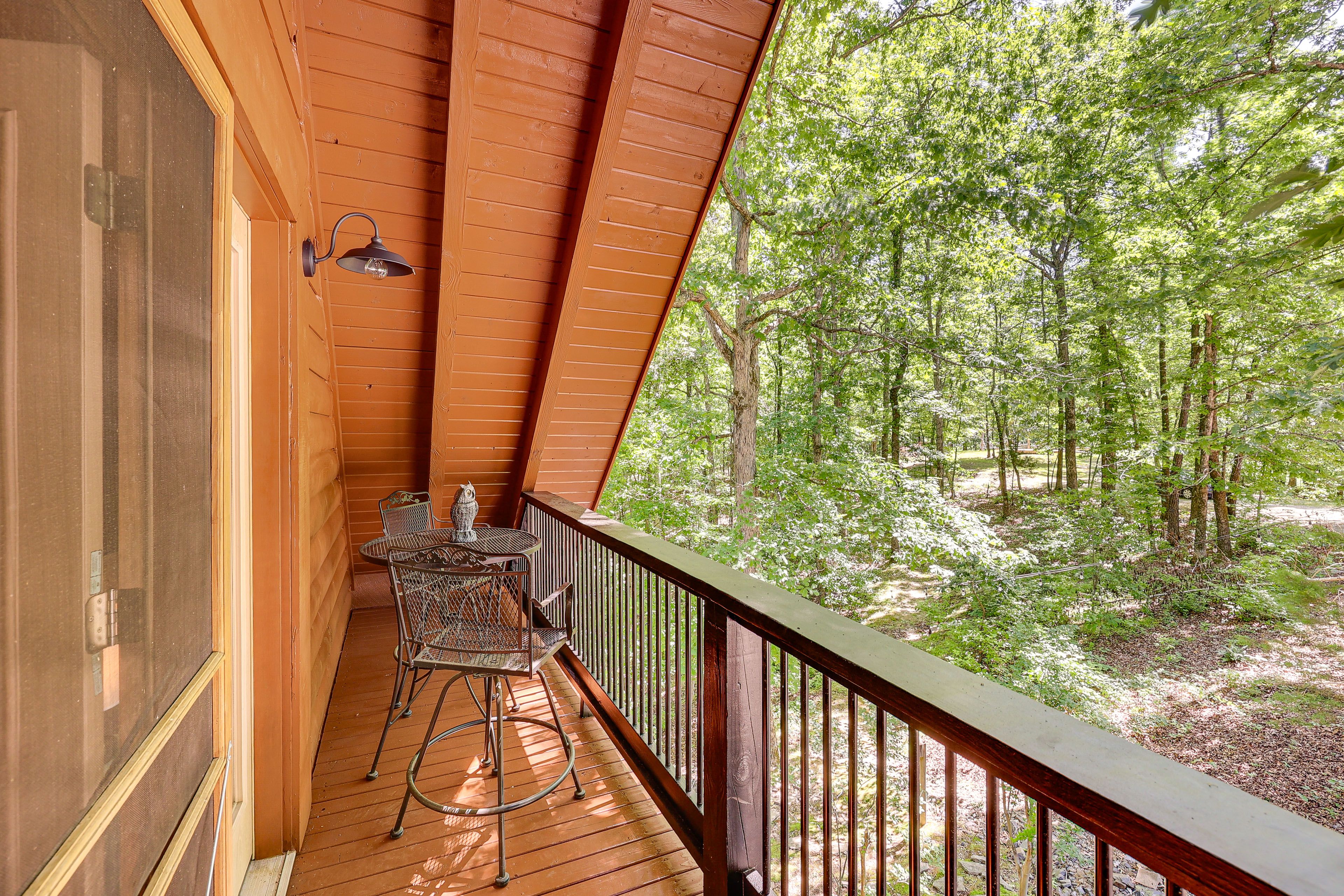 Balcony | Outdoor Dining Area