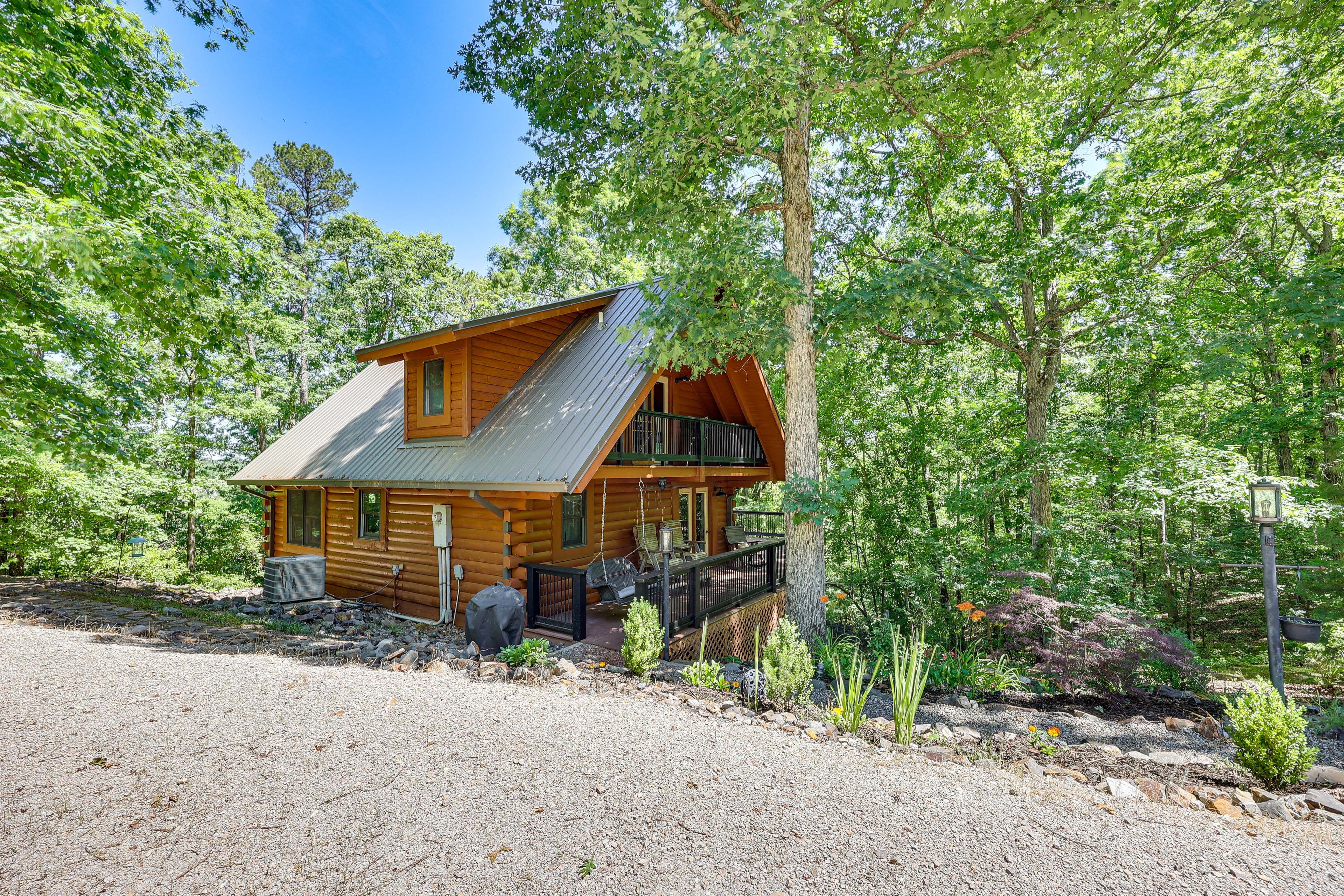 Hot Springs Vacation Rental | 1BR | 2BA | 1,800 Sq Ft | Stairs Required