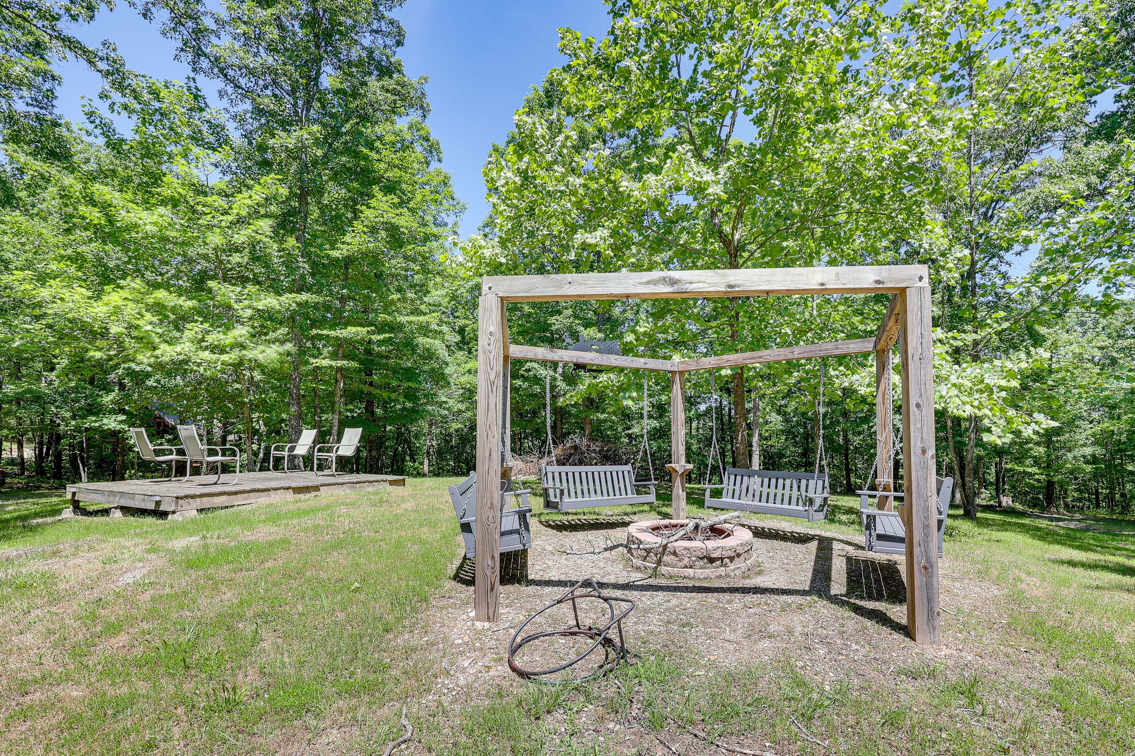 Fire Pit | Charcoal Grill | Outdoor Dining Areas | Mountain Views