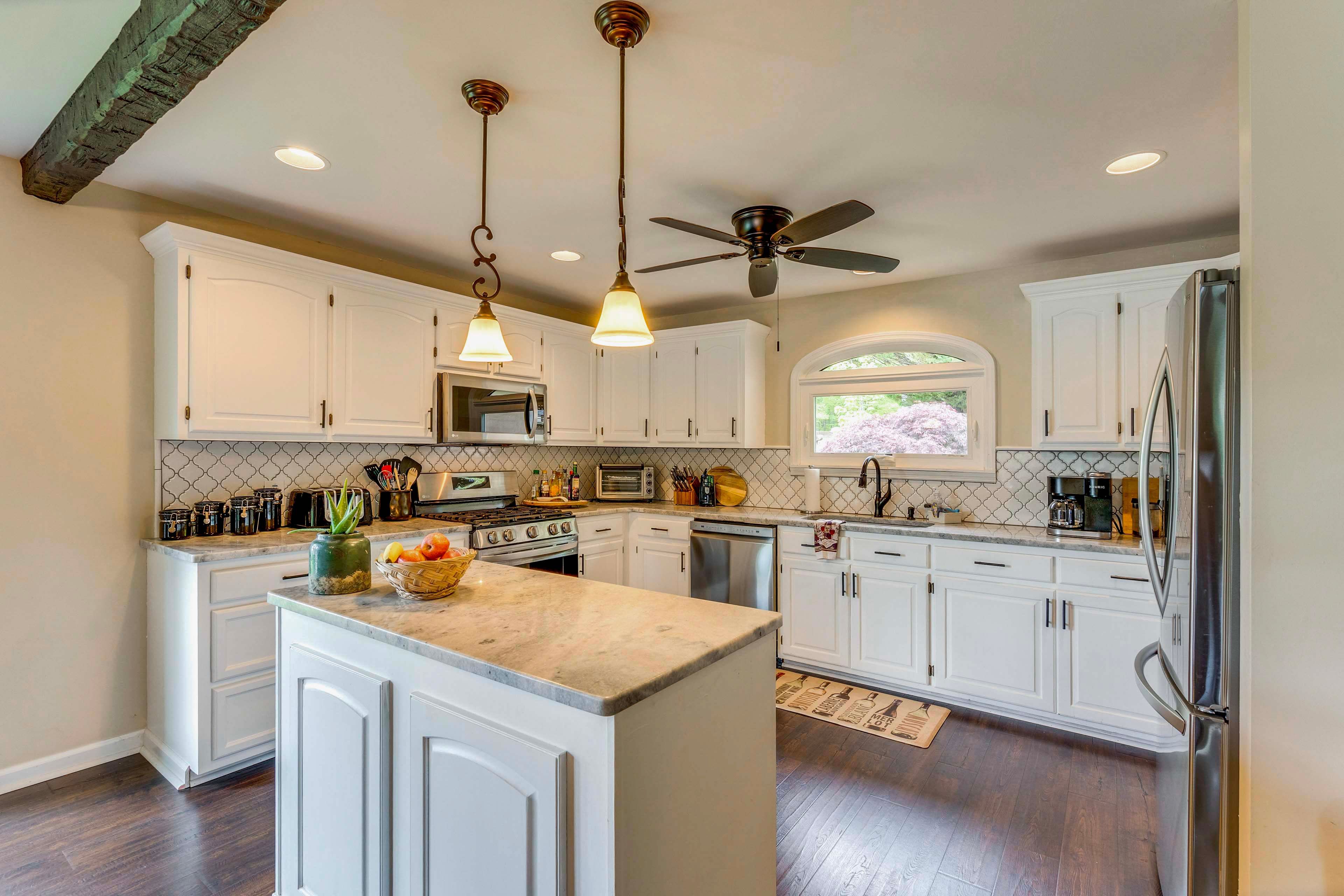 Kitchen | Main Level | K-Duo Keurig Coffee Maker | Dishwasher