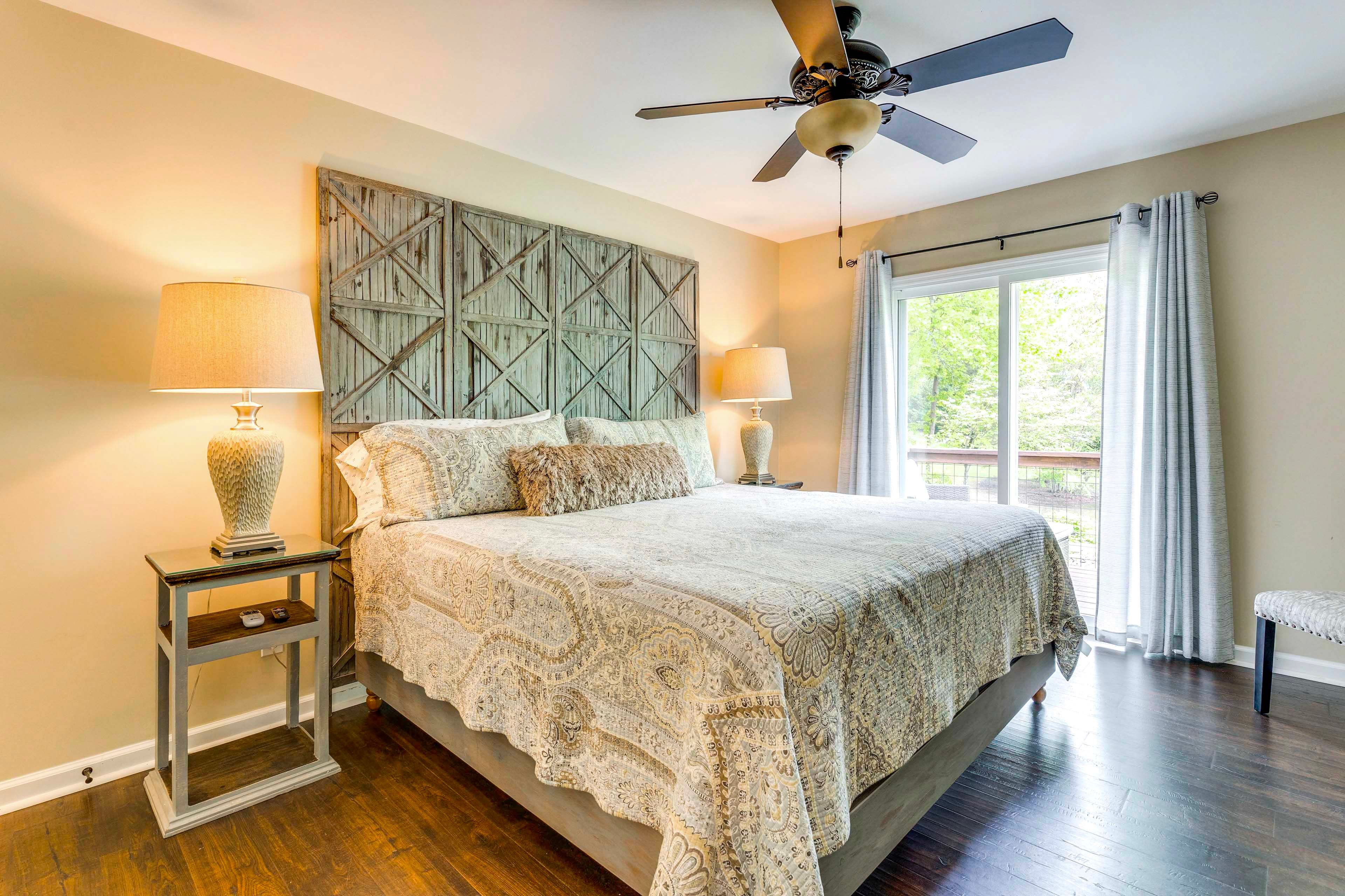 Bedroom 2 | Main Level | King Bed | Smart TV
