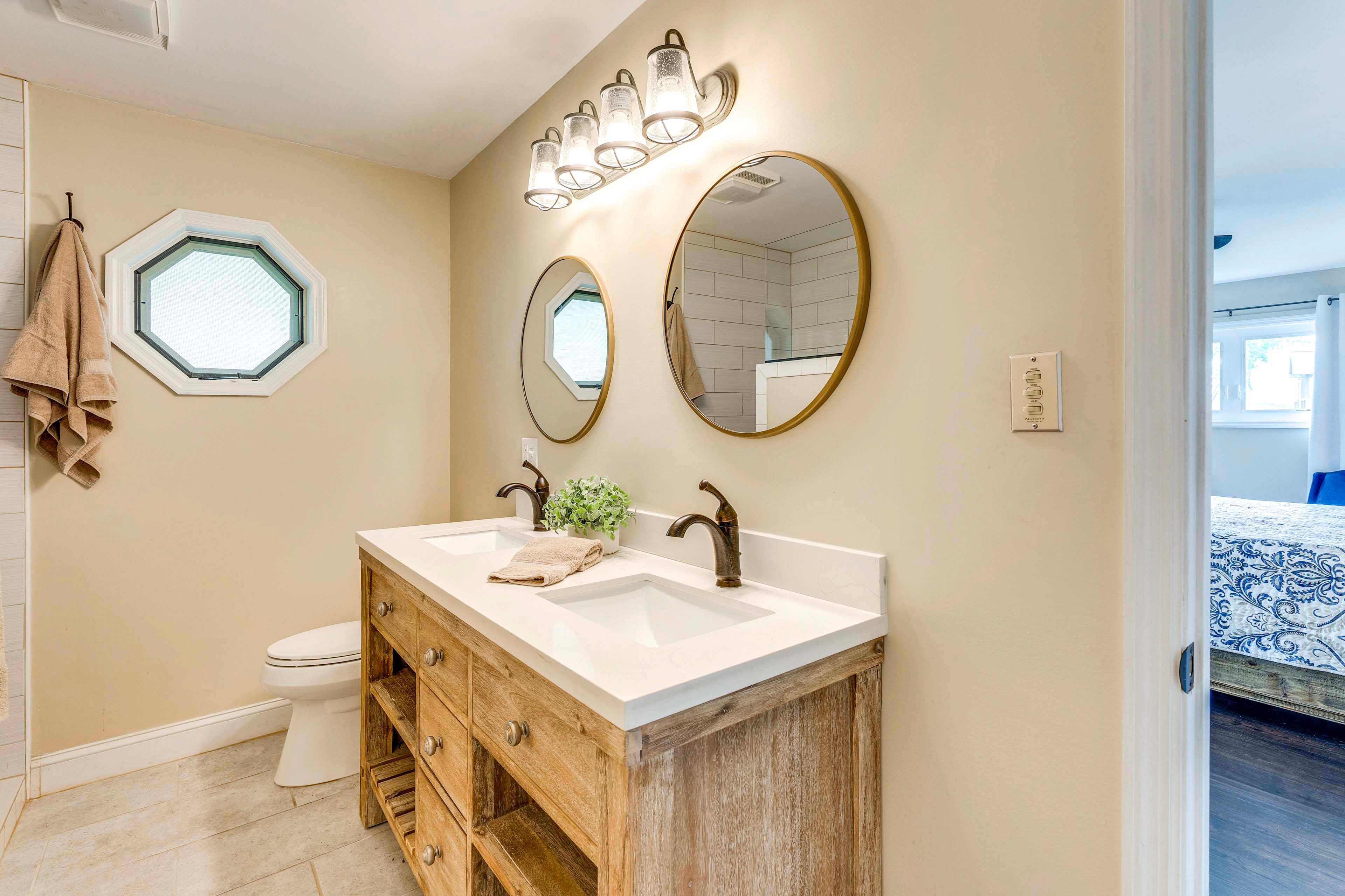 En-Suite Bathroom | Lower Level