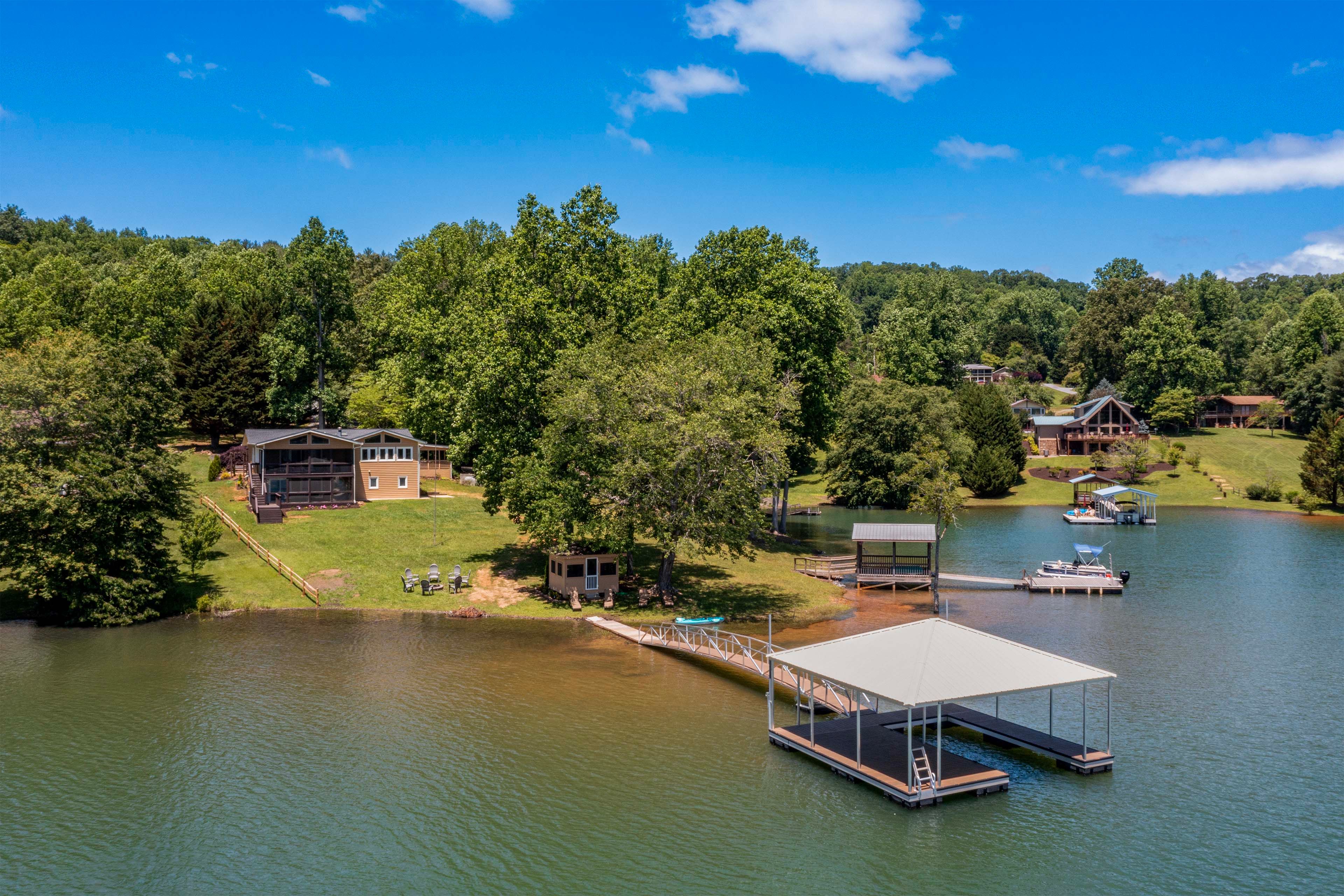 Hayesville Vacation Rental | 4BR | 5BA | 6 Steps to Enter | 3,300 Sq Ft
