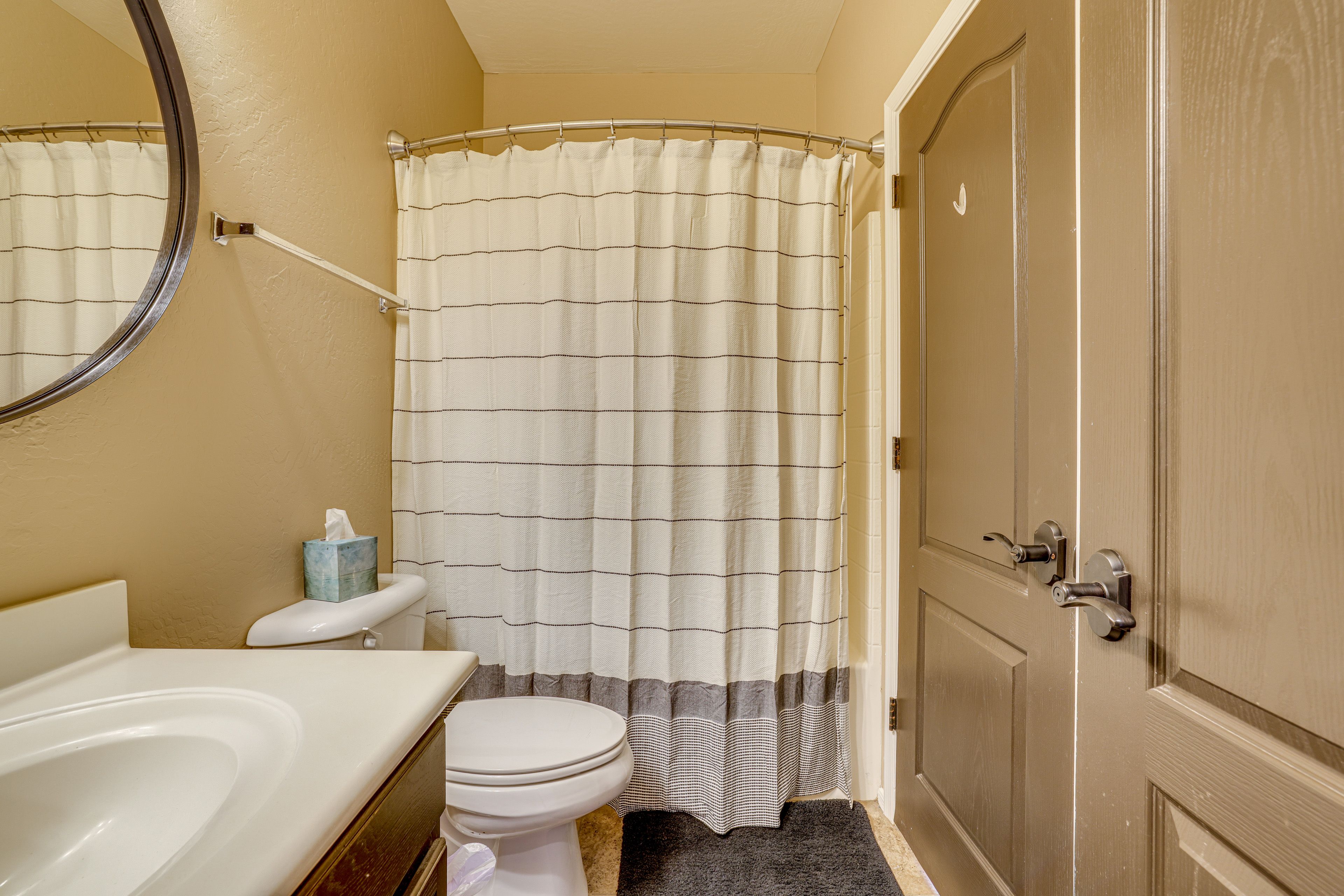 Full Bathroom | 2nd Floor