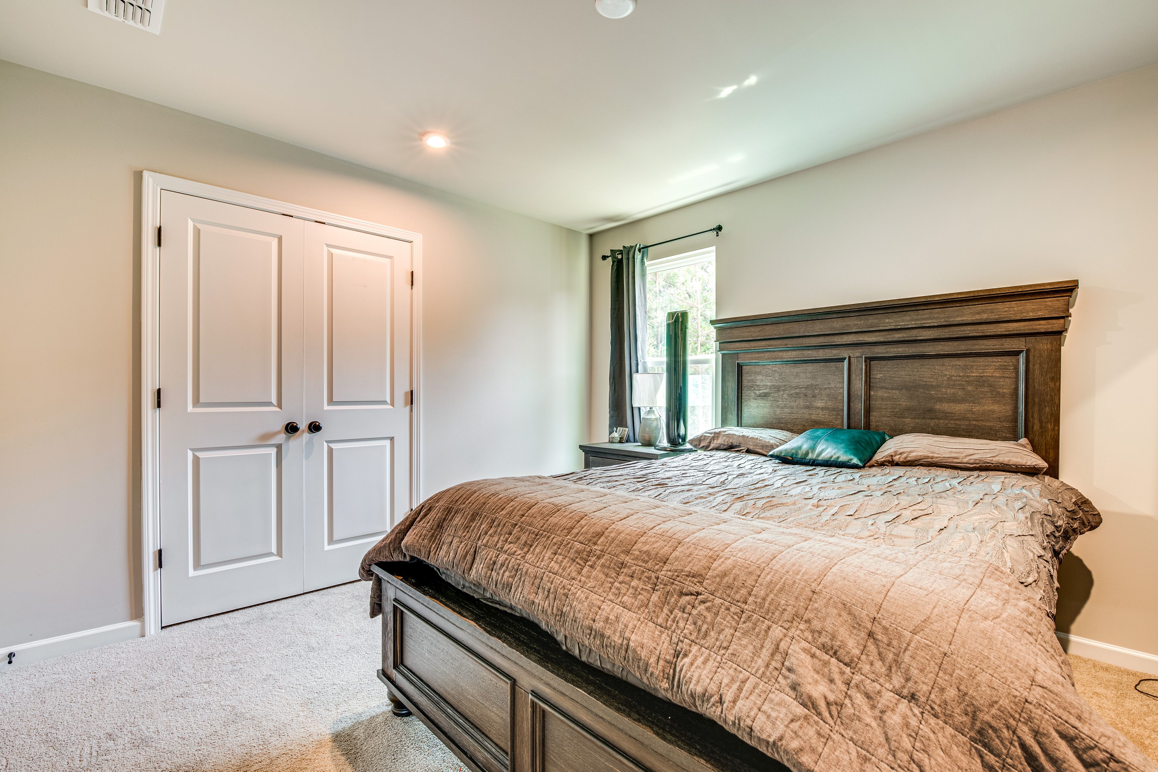 Bedroom 5 | 2nd Floor | Queen Bed | Smart TV