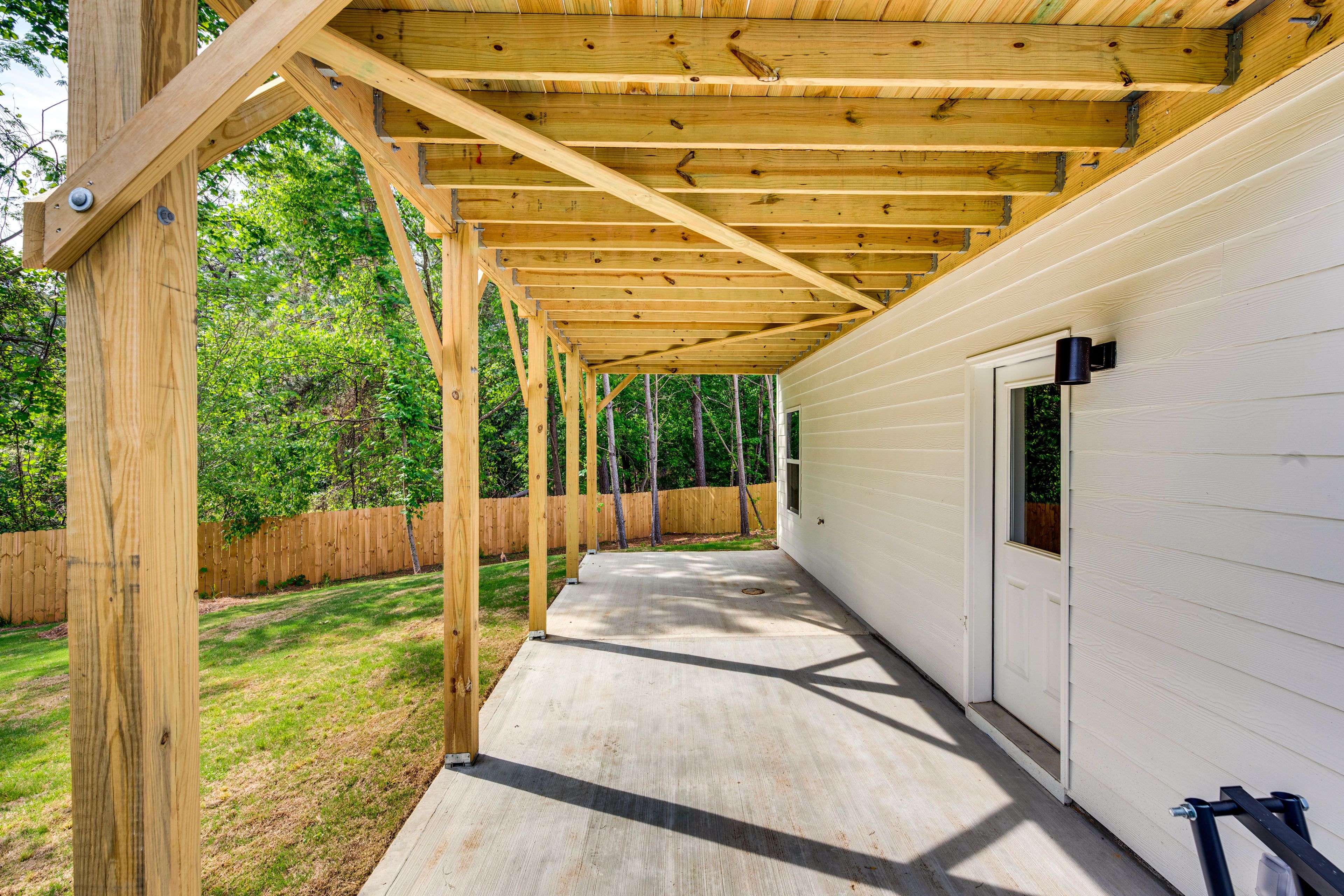 Covered Patio | Basketball Hoop