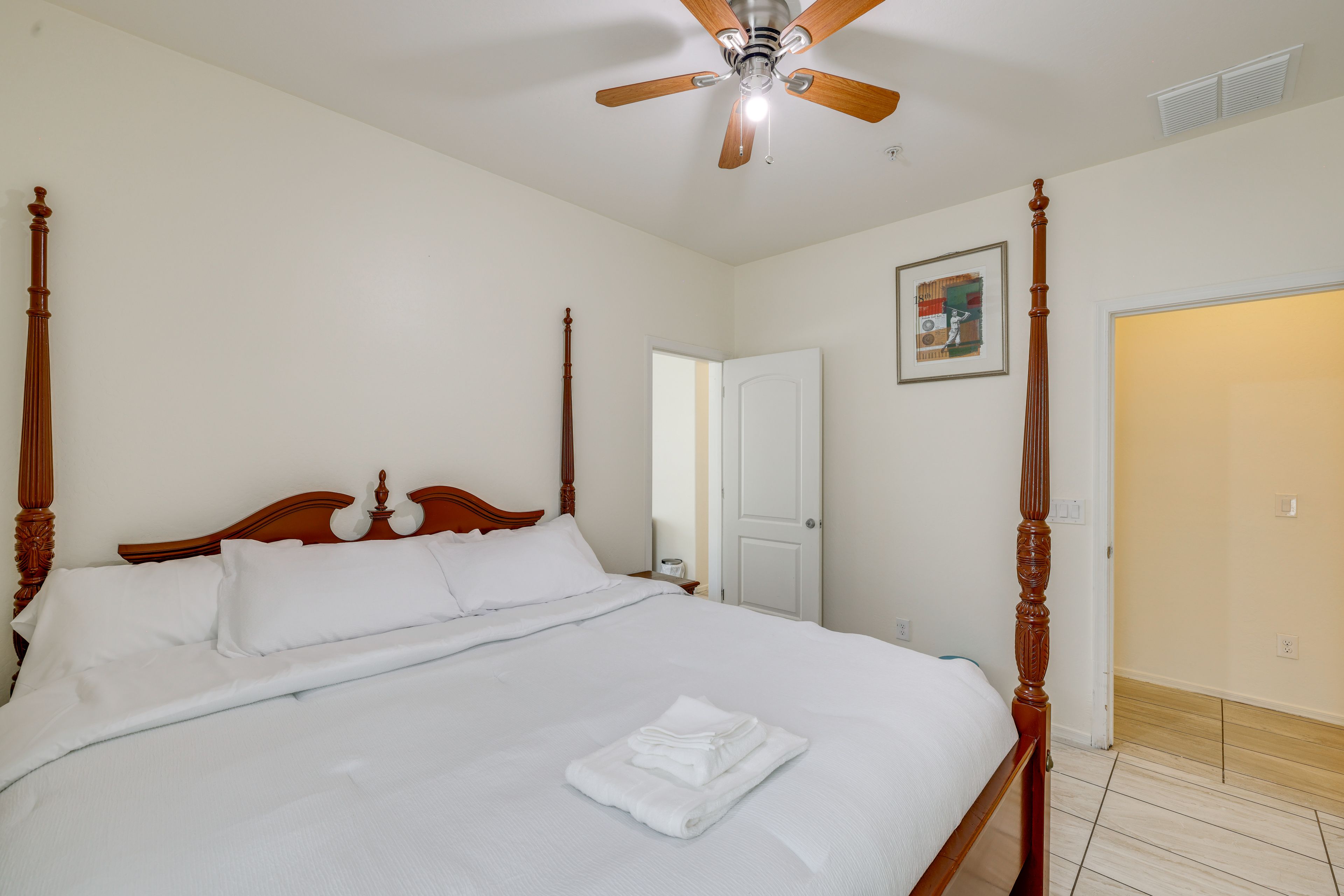 Bedroom 2 | King Bed