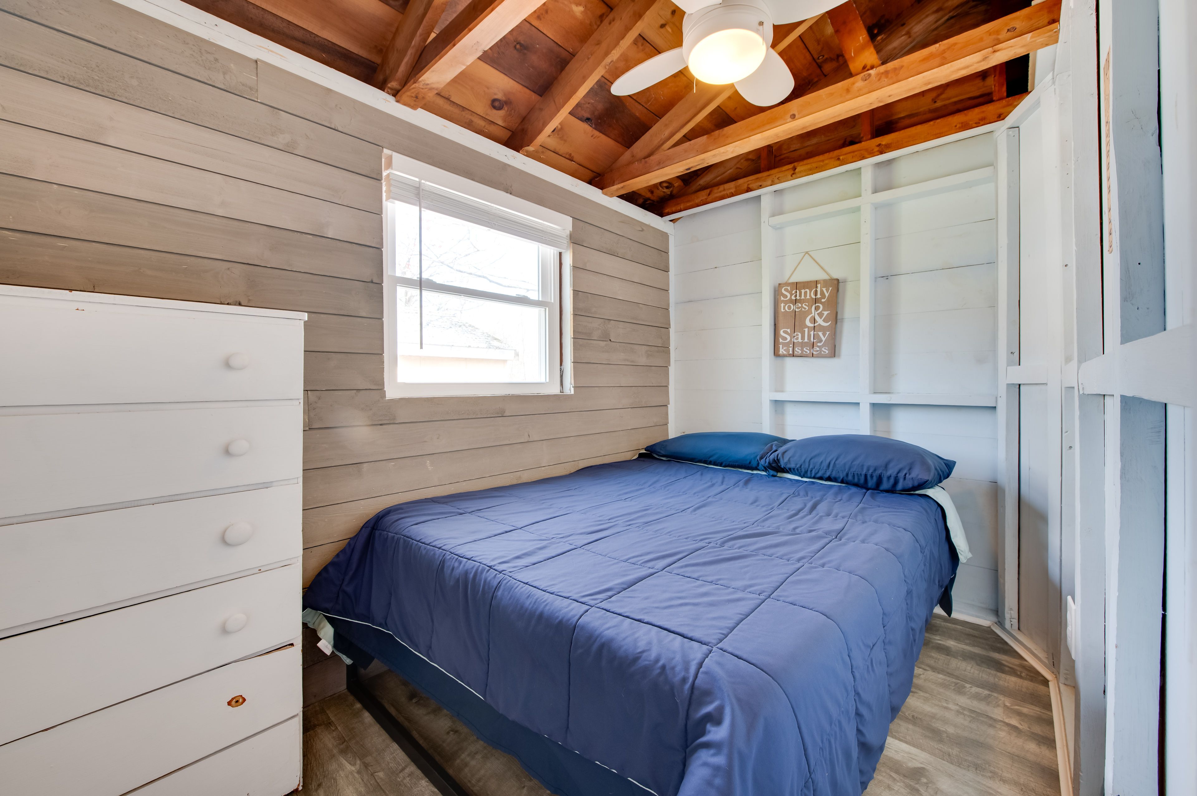 Bedroom 1 | Full Bed