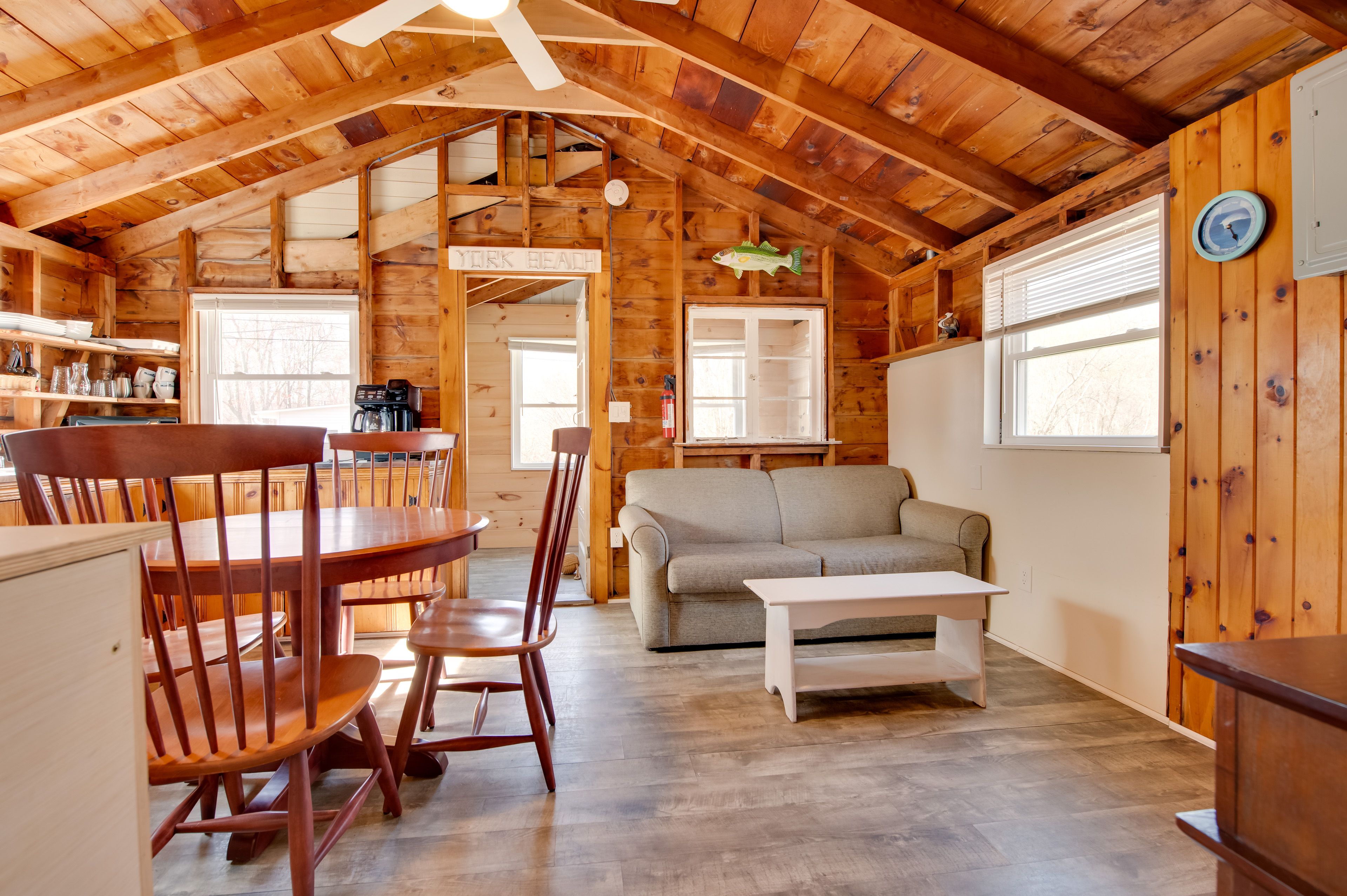 Living Room | Smart TV | Full Sleeper Sofa | Free WiFi