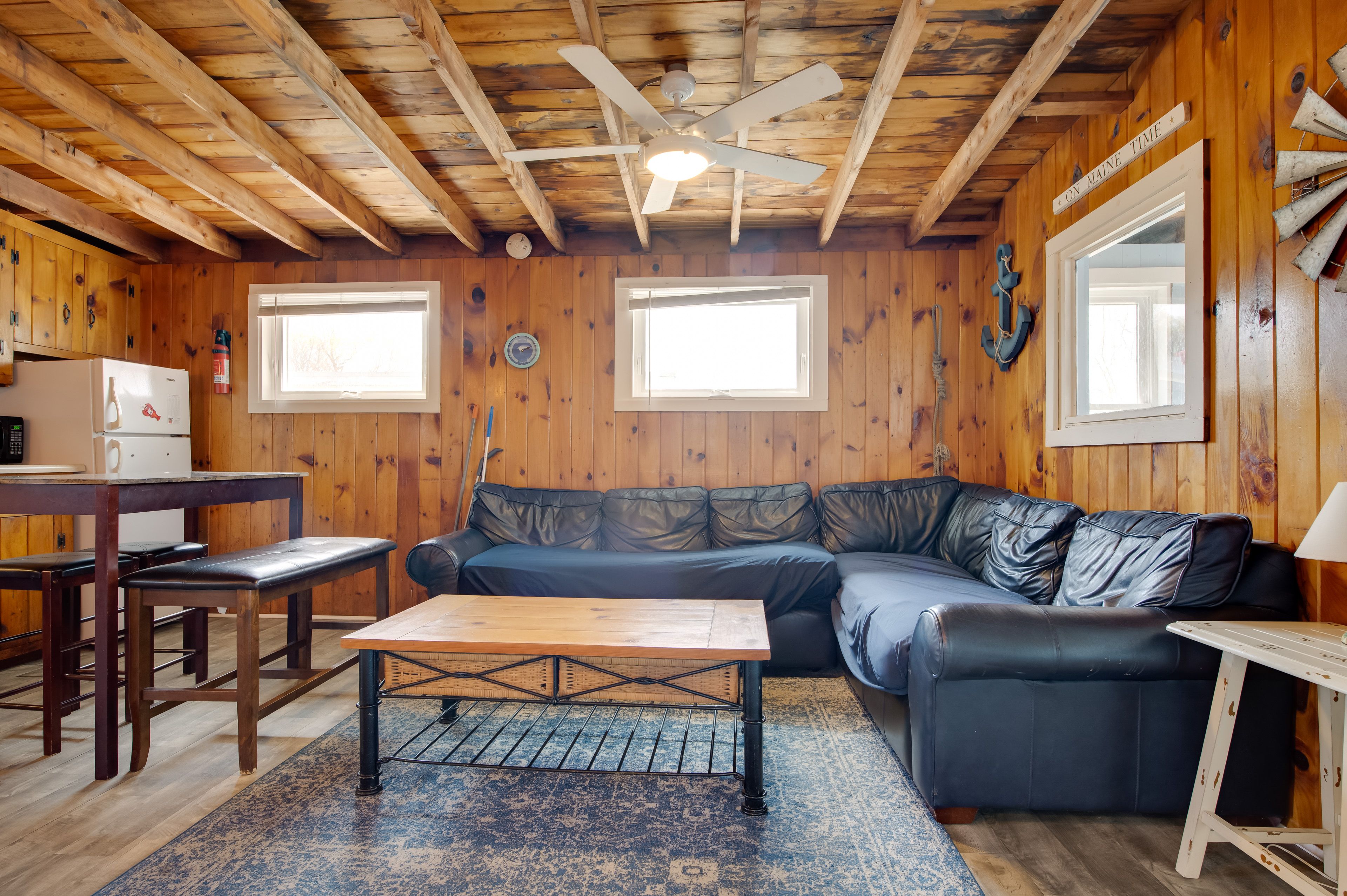 Living Room | Smart TV | Free WiFi