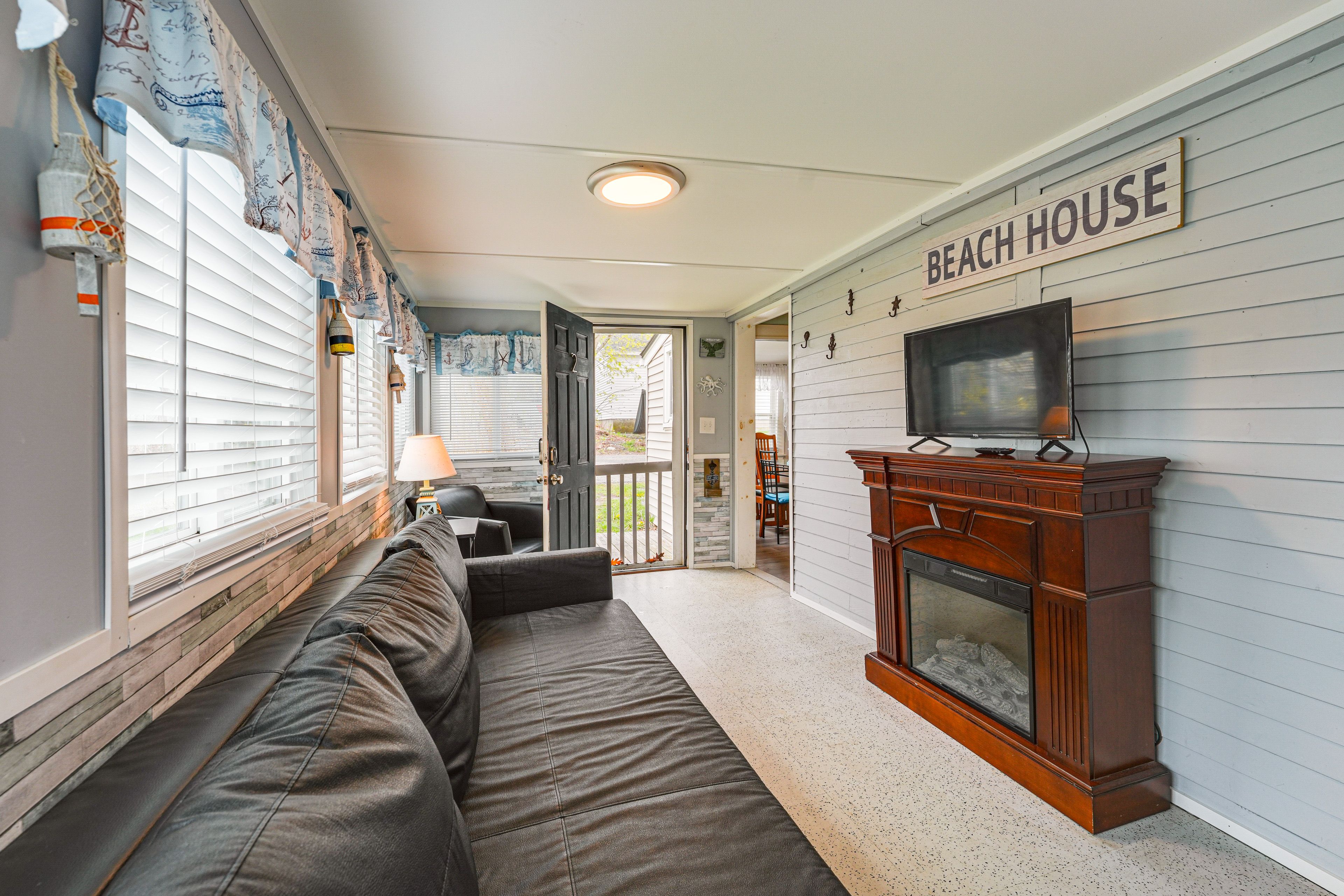 Old Orchard Beach Vacation Rental | 2BR | 1BA | 980 Sq Ft | Step-Free Access