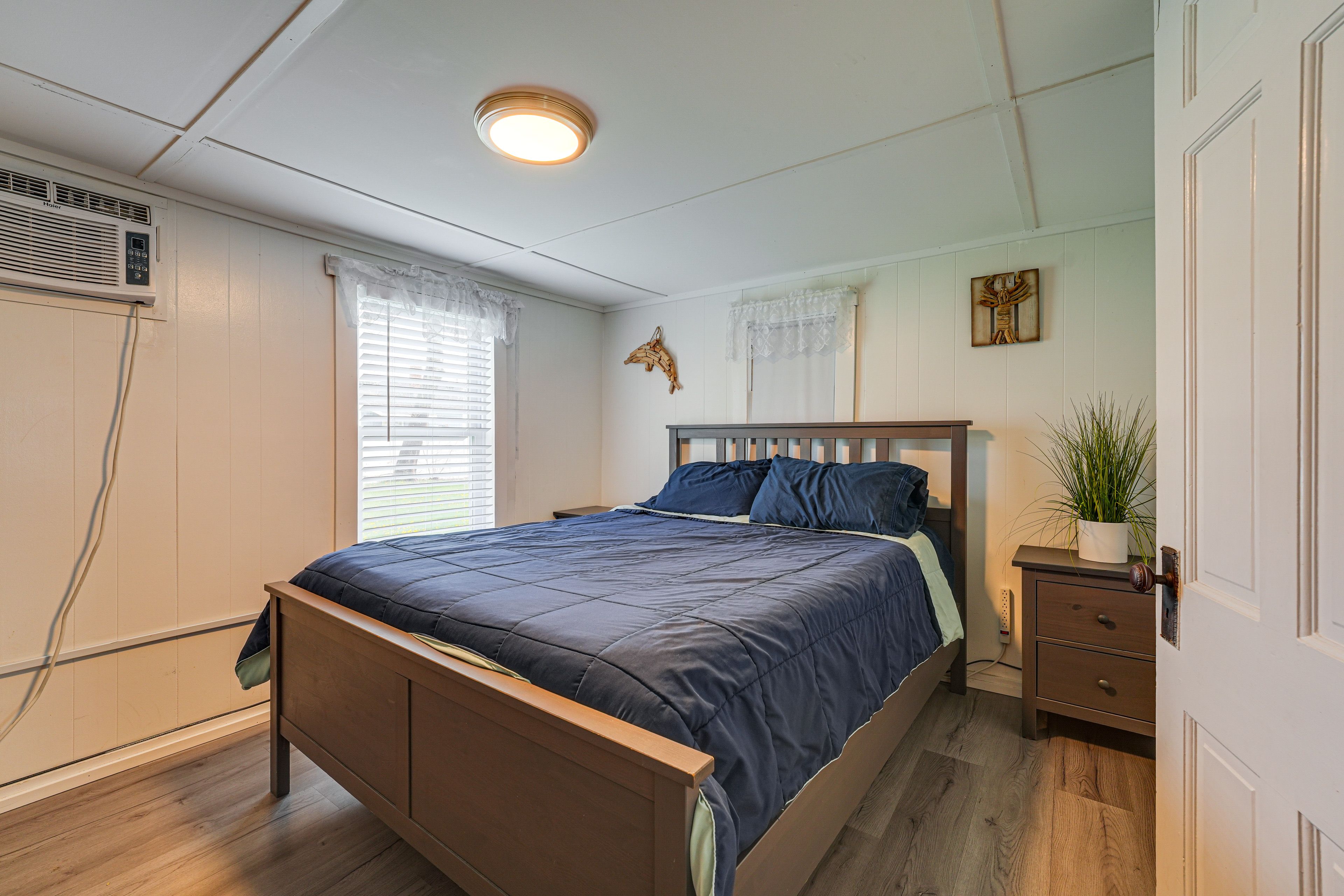 Bedroom 1 | Queen Bed | Linens Provided