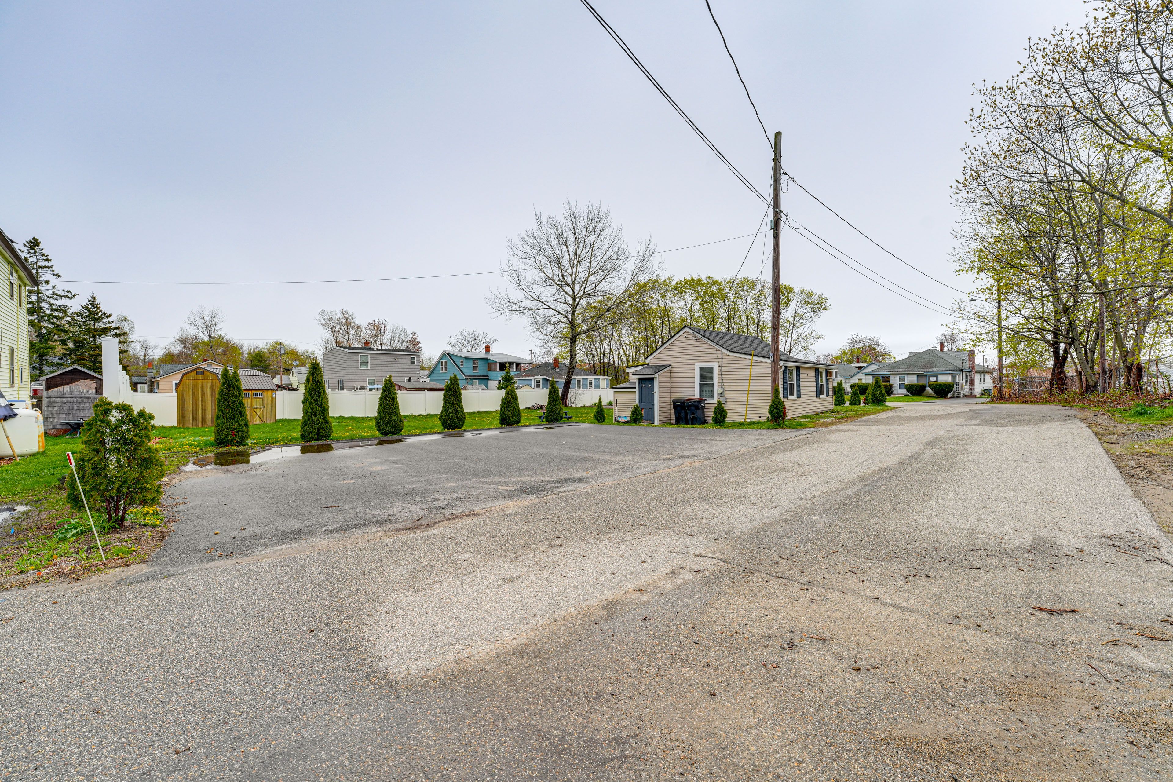 Parking | Driveway (5 Vehicles) | RV/Trailer Parking