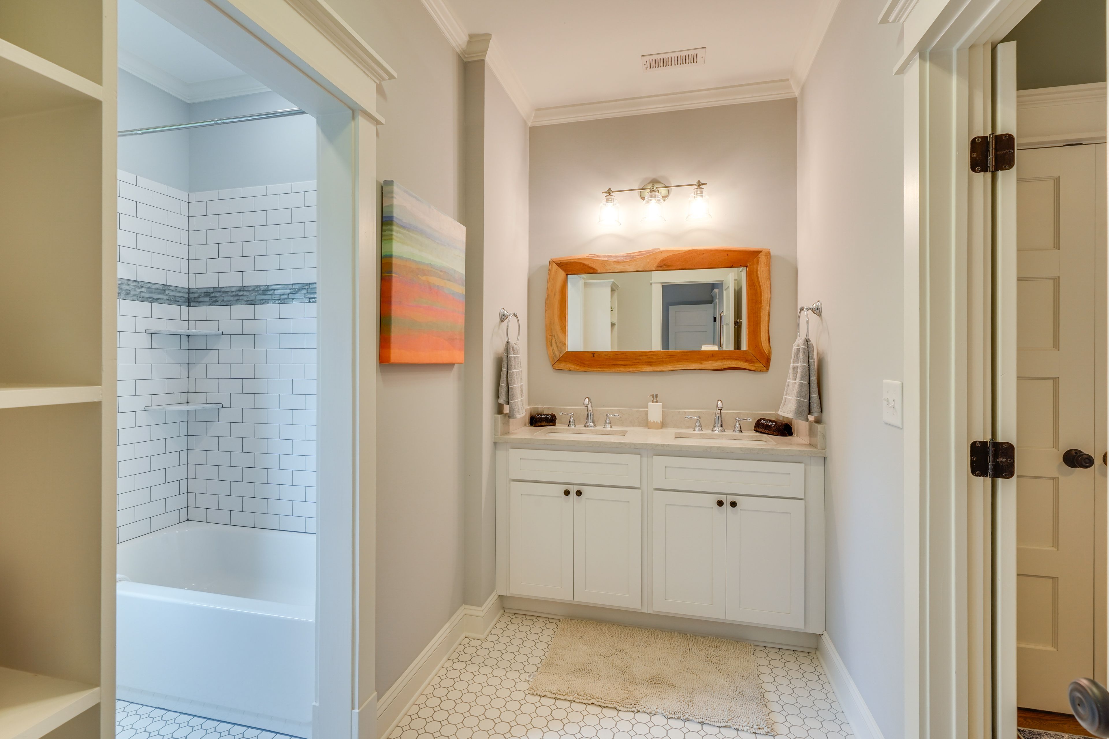 Full Bathroom | 2nd Floor