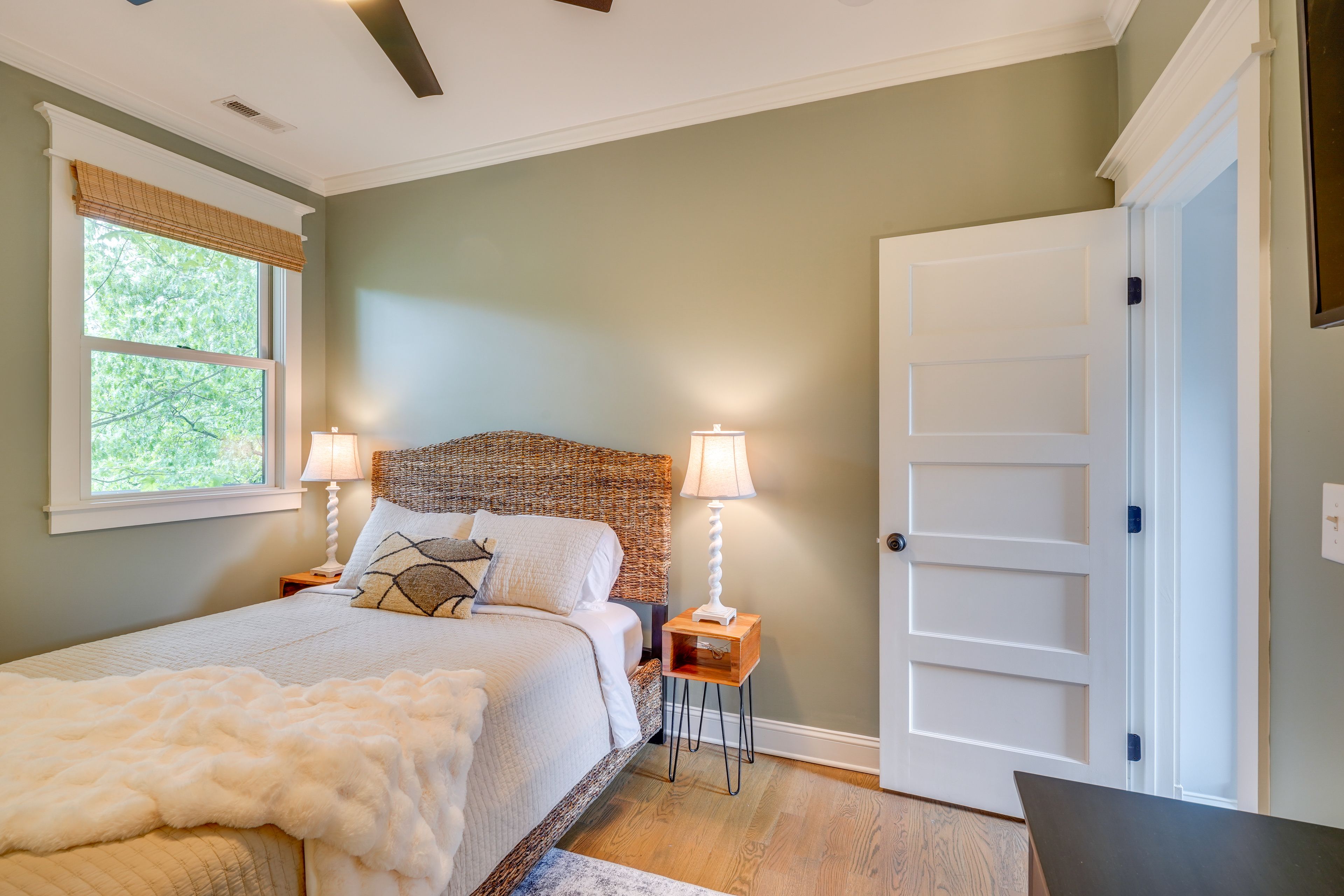 Bedroom 2 | Queen Bed | 2nd Floor