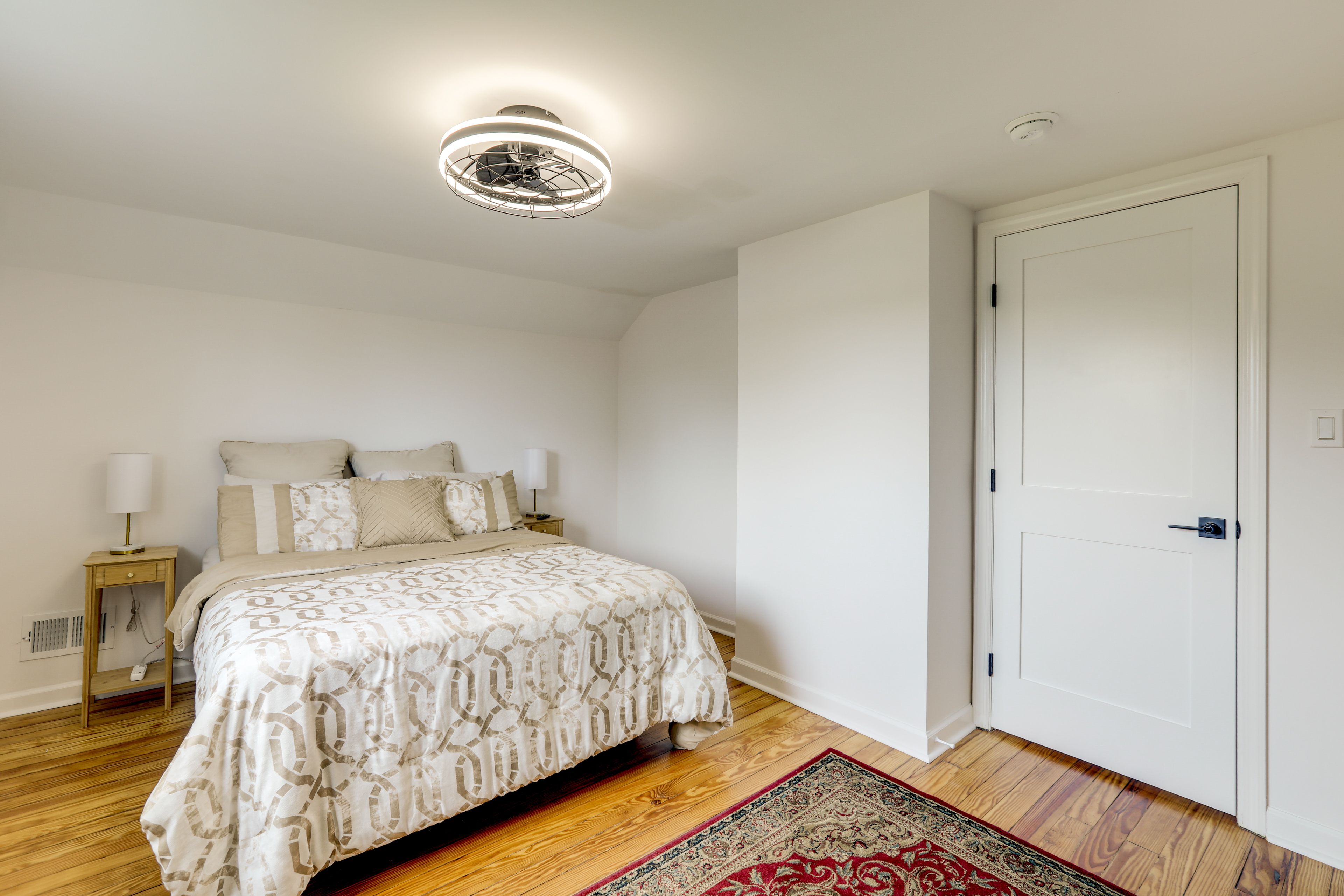 Bedroom 4 | 2nd Floor | Queen Bed
