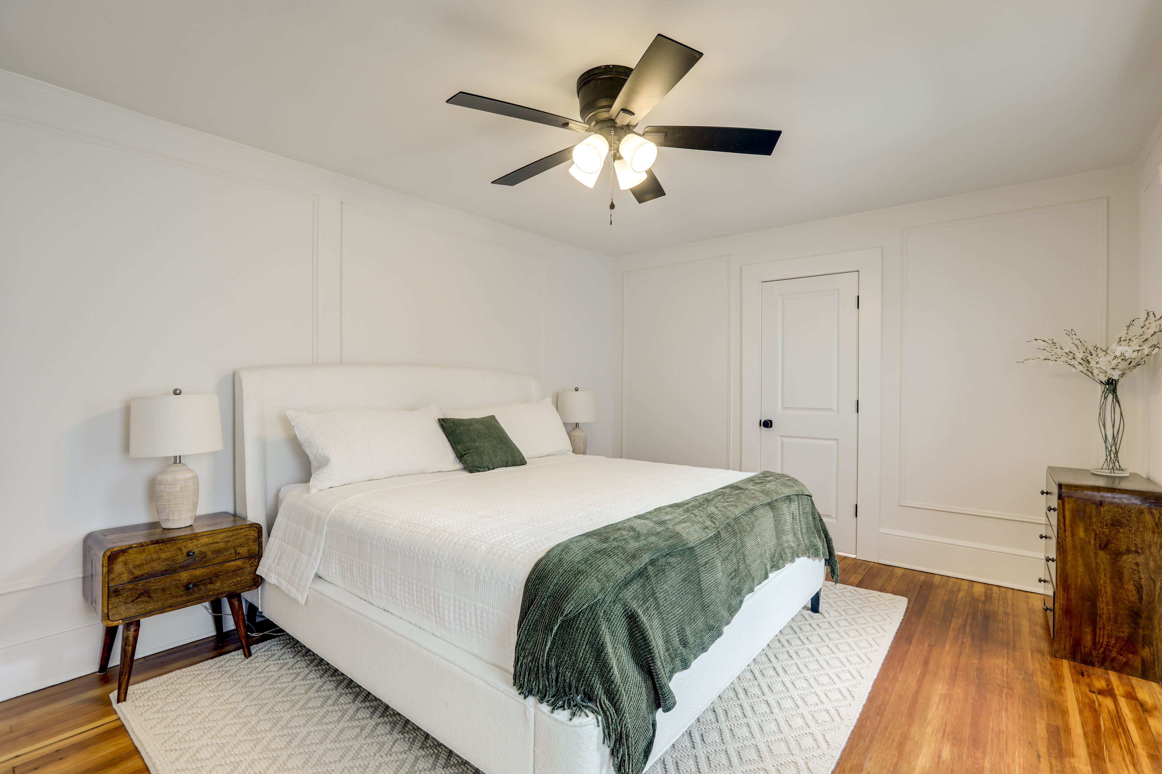 Bedroom 1 | 1st Floor | King Bed | Linens Provided