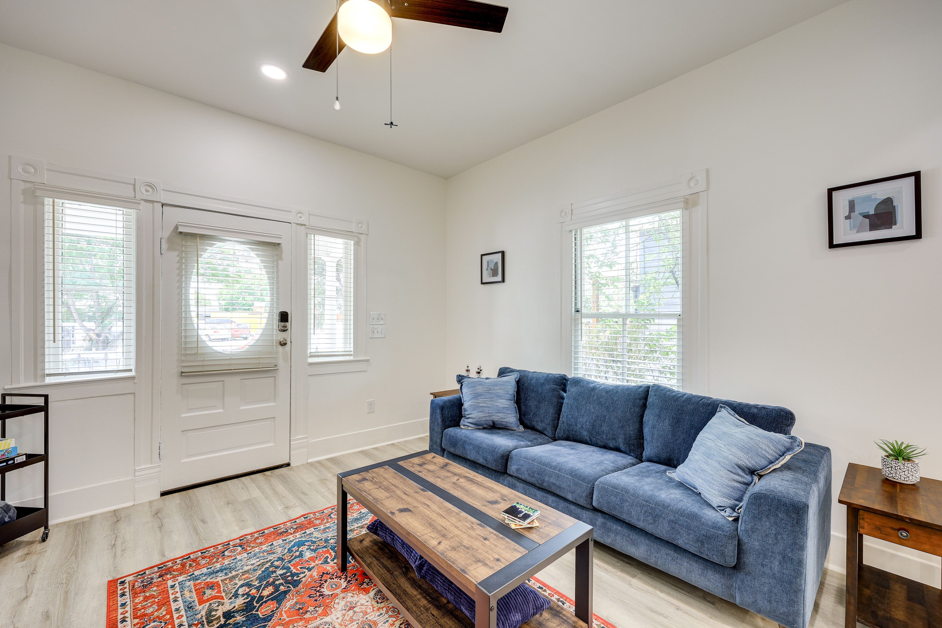 Living Room | Free WiFi