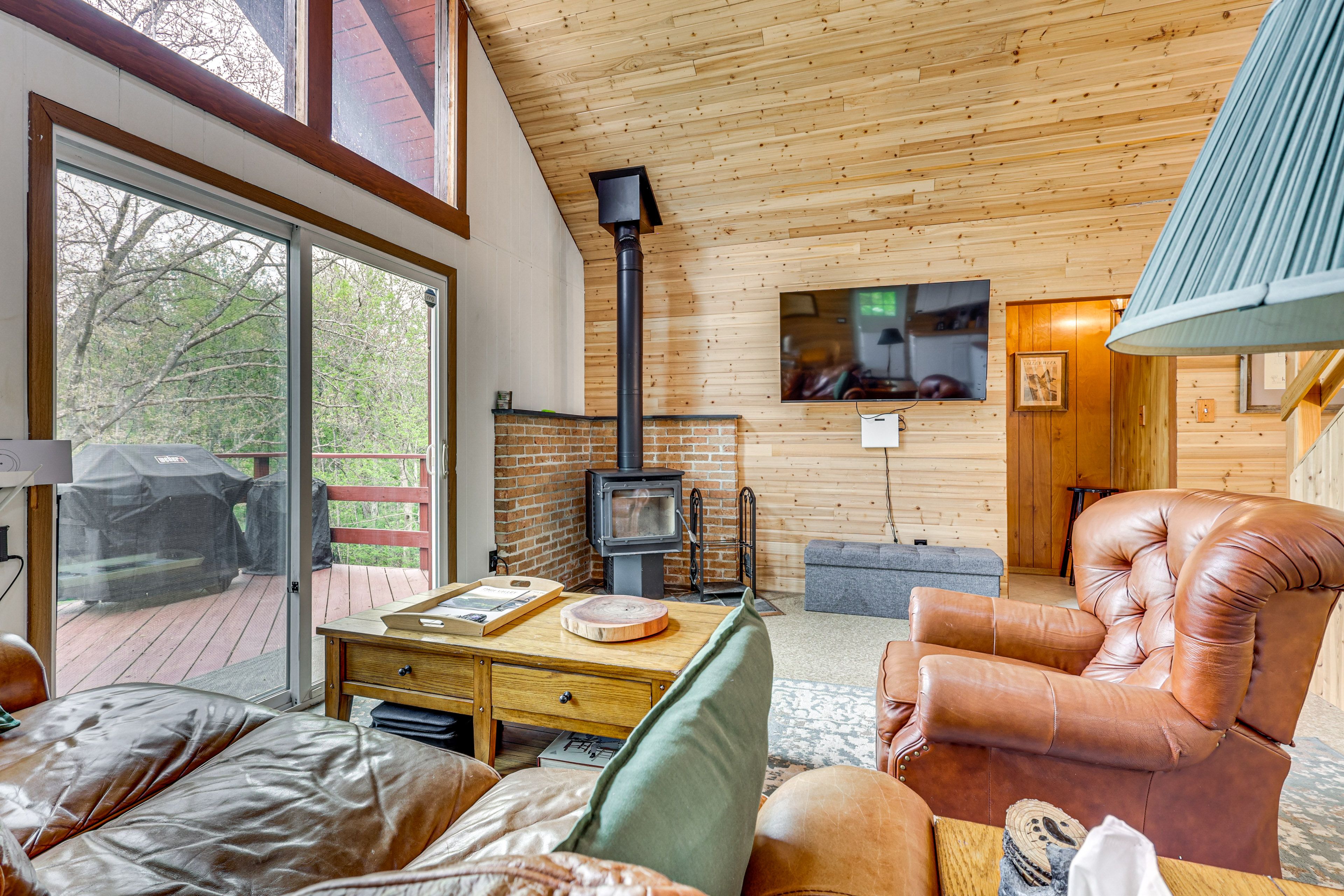 Shenandoah Vacation Rental | 3BR | 2BA | 1,150 Sq Ft | Stairs Required