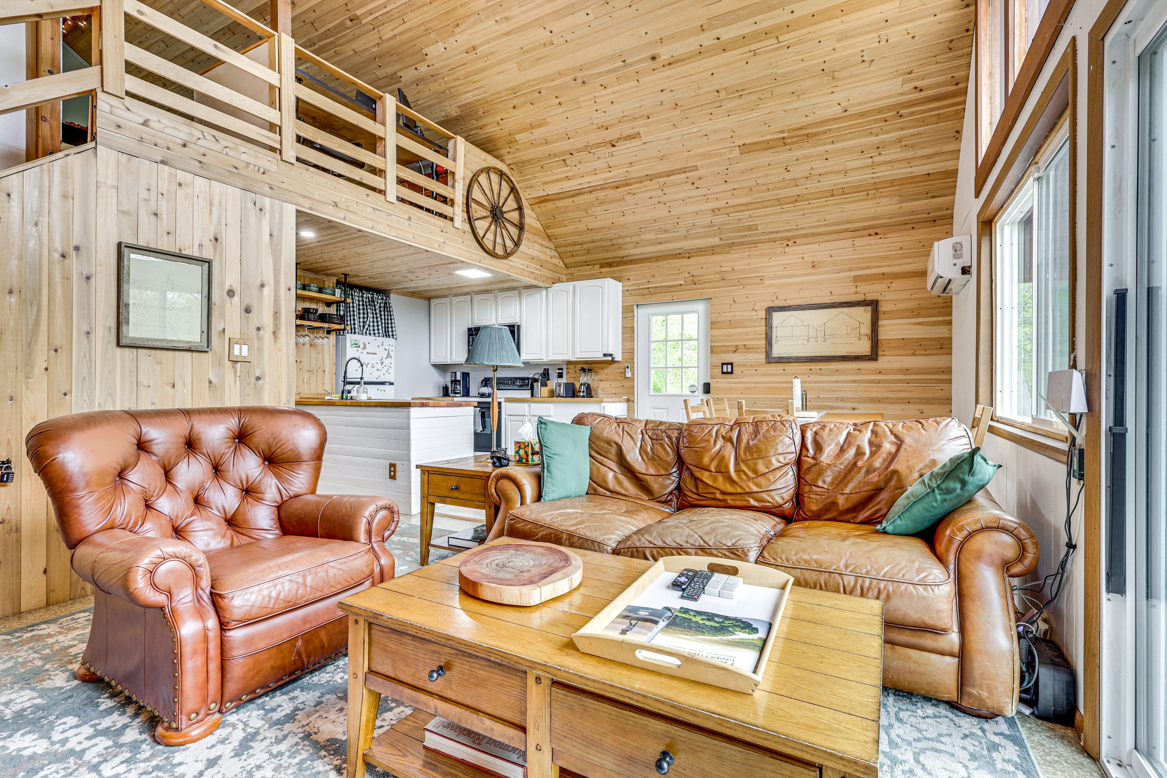 Living Room | 1st Floor | Wood-Burning Stove | Smart TV | Free WiFi