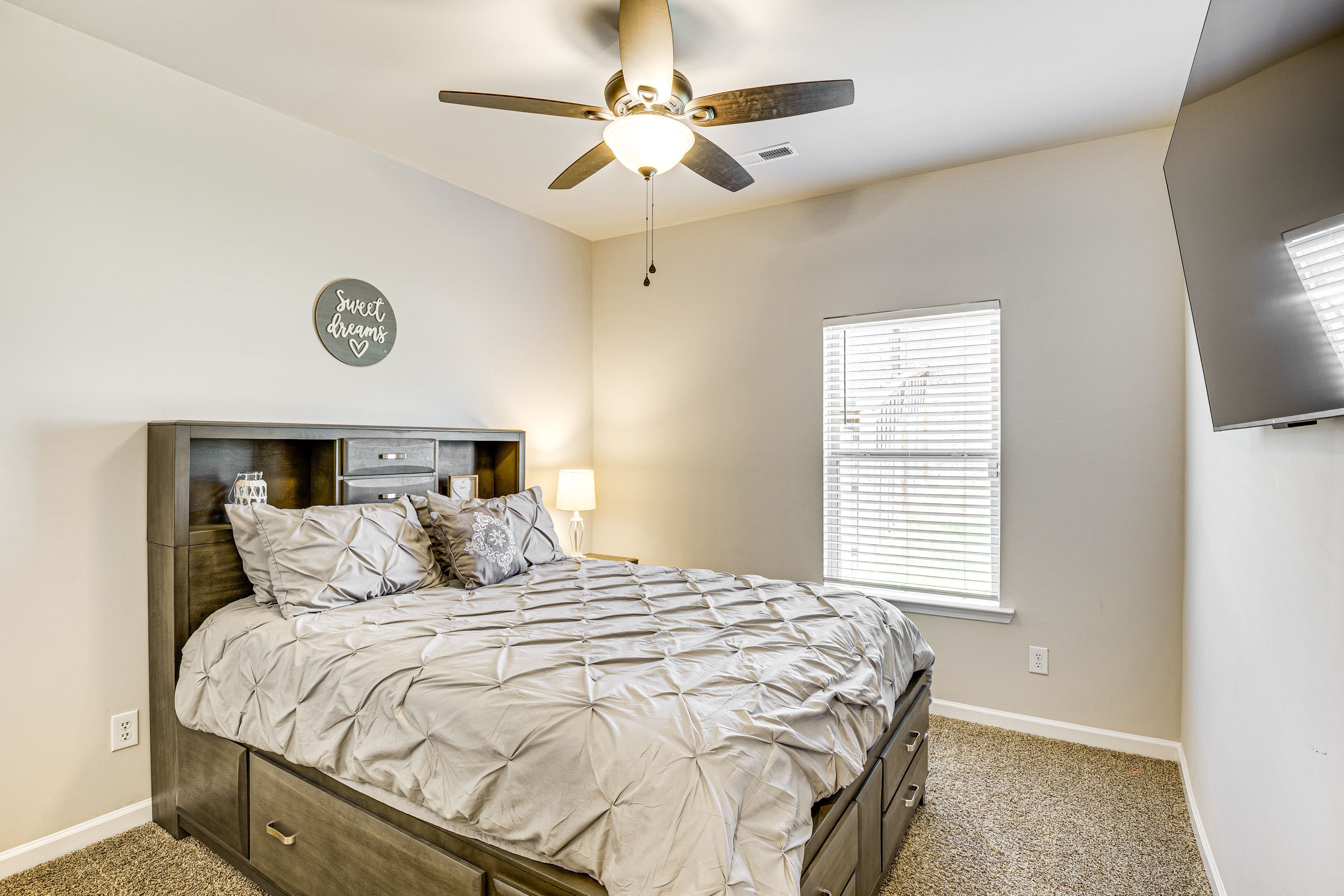 Bedroom 4 | Queen Bed