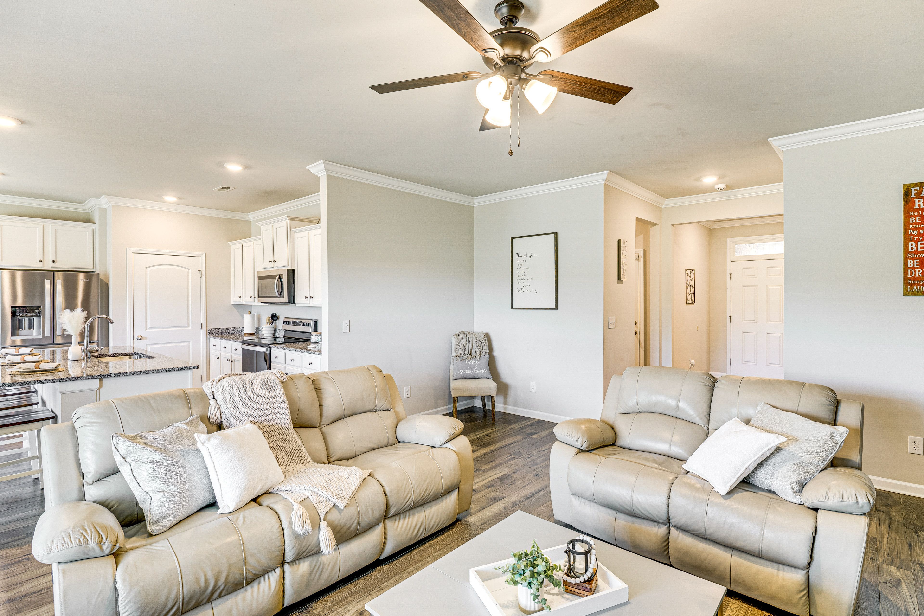 Living Room | Free WiFi | Central A/C & Heat | Smart TV w/ Streaming