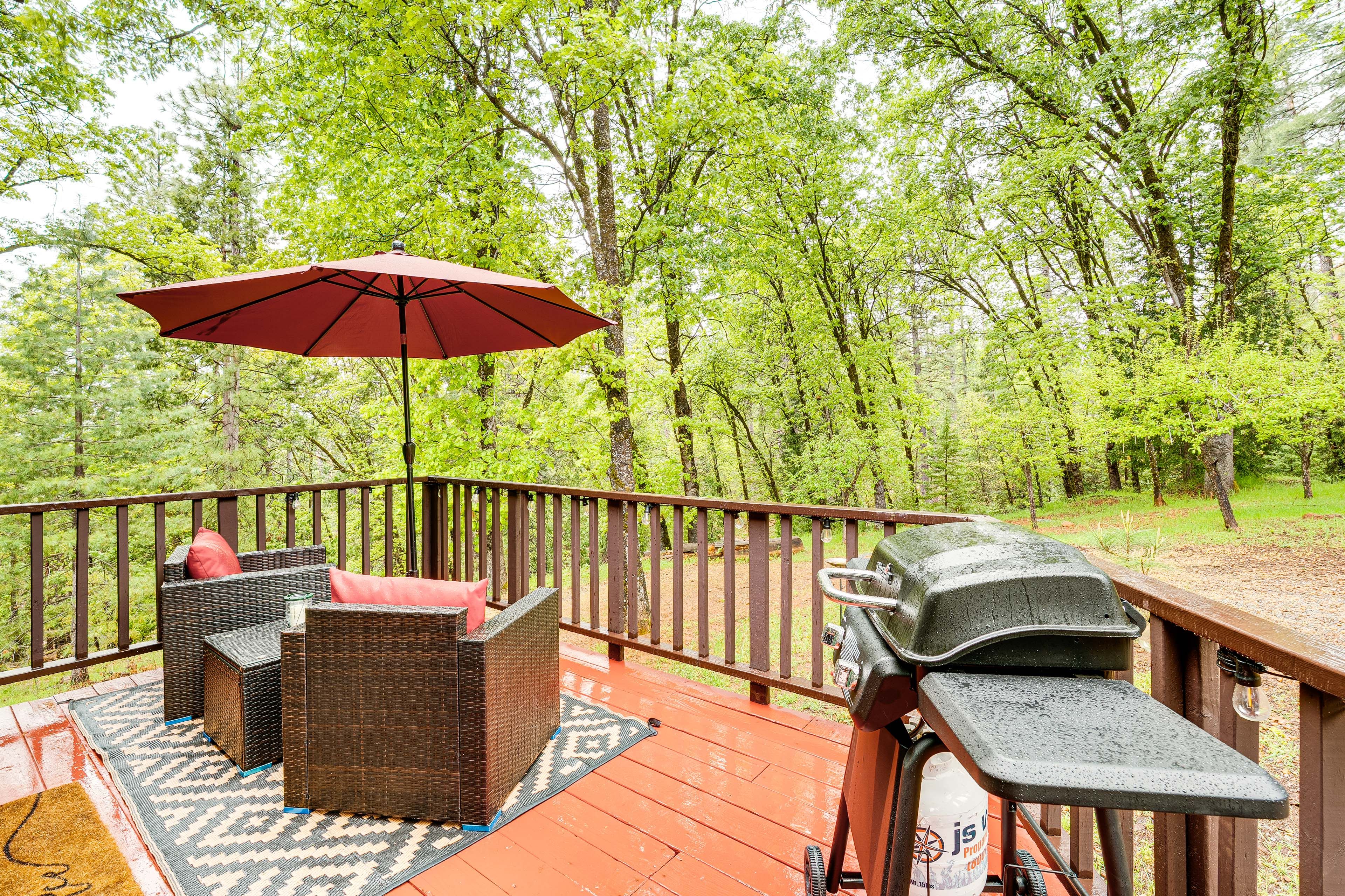 Wraparound Porch | Gas Grill