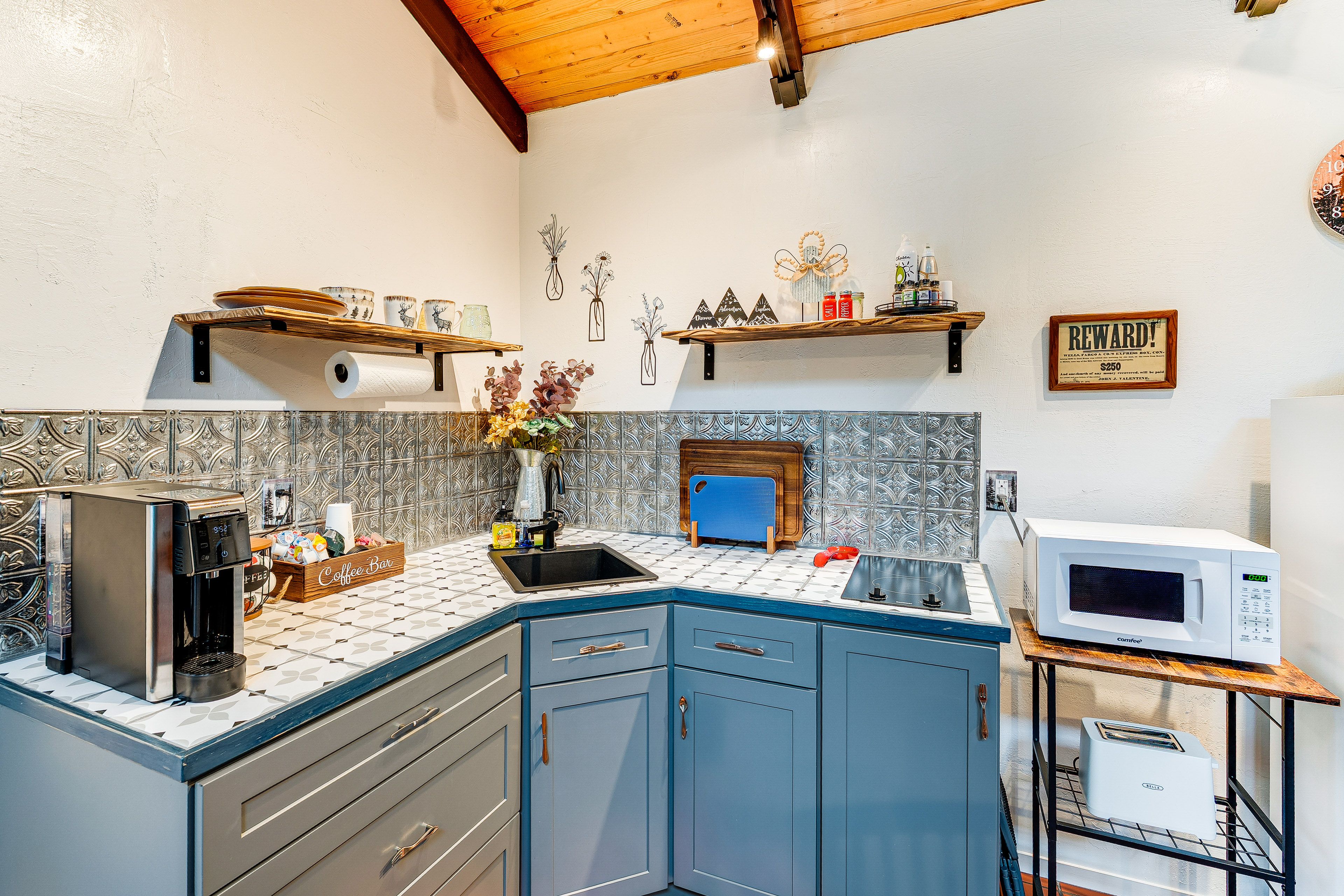 Kitchenette | Hot Plate | Spices