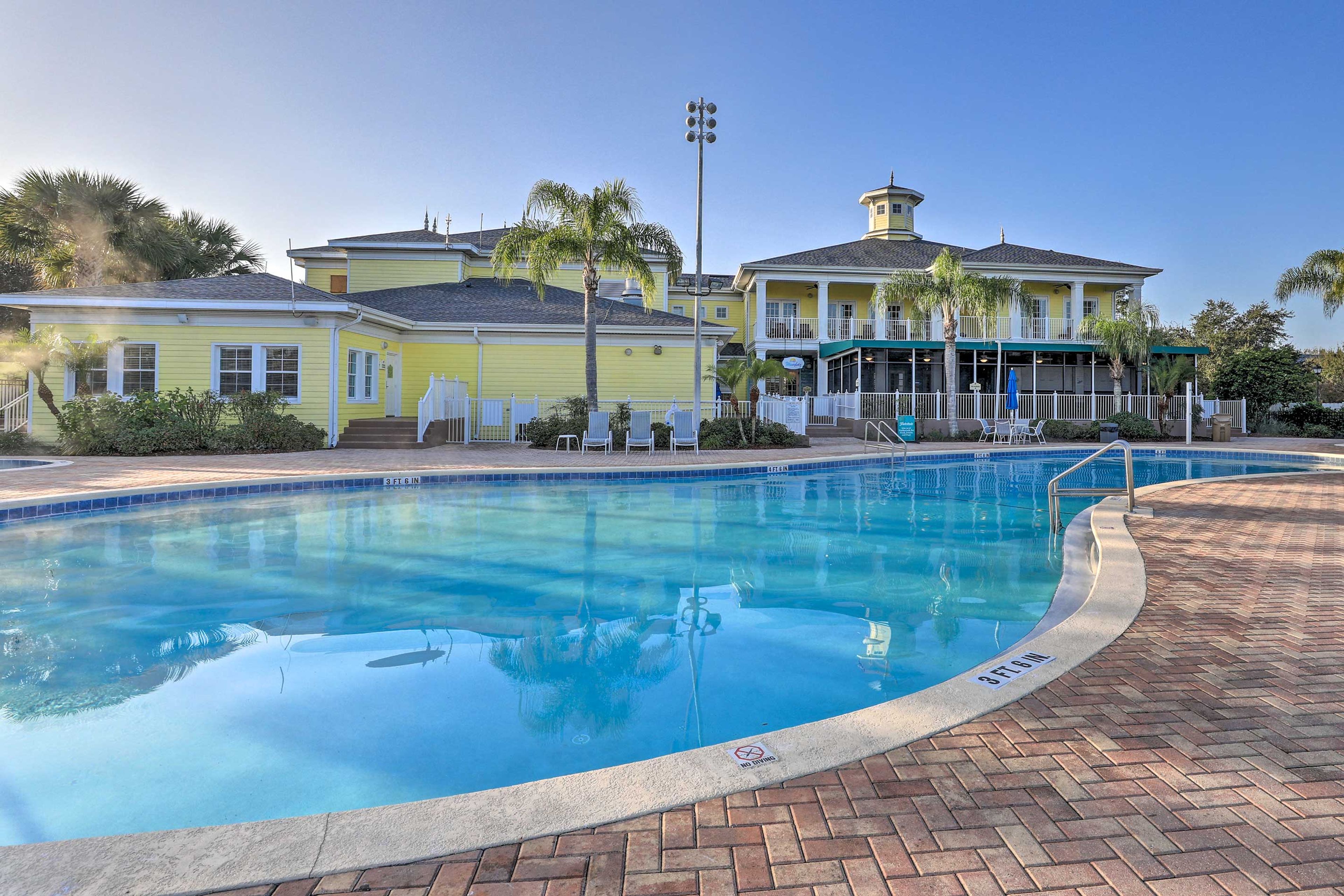 Bahama Bay Resort | Community Amenities | Outdoor Pool