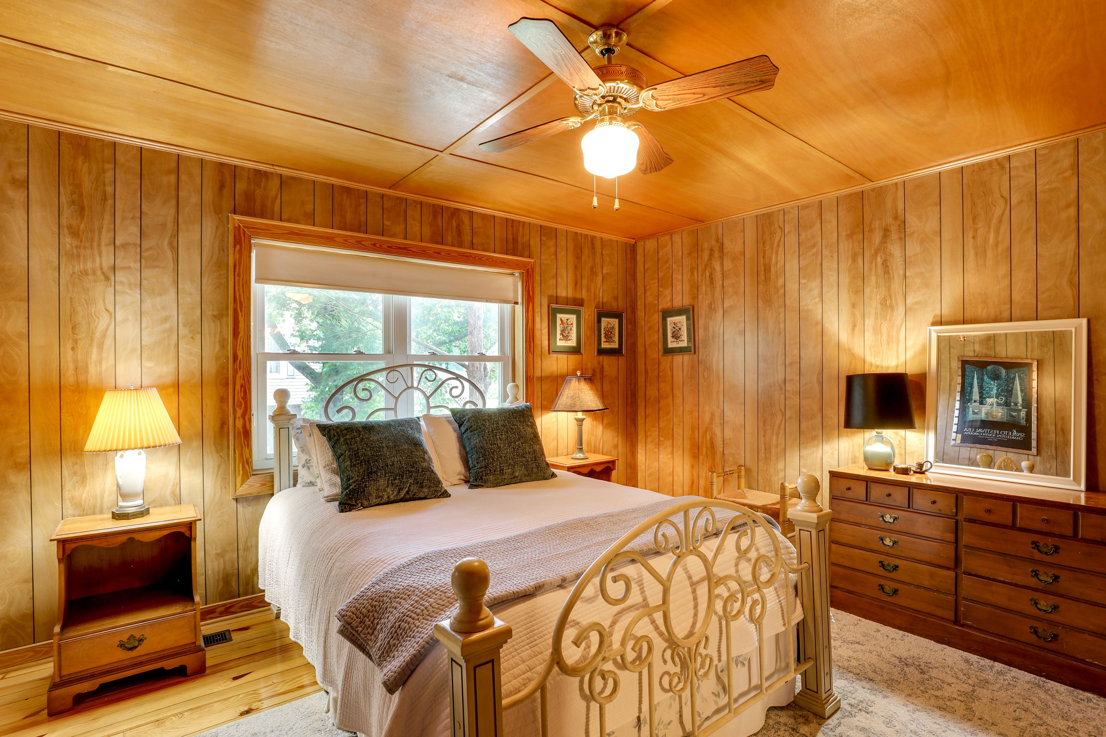 Bedroom 1 | Queen Bed | 2nd Floor
