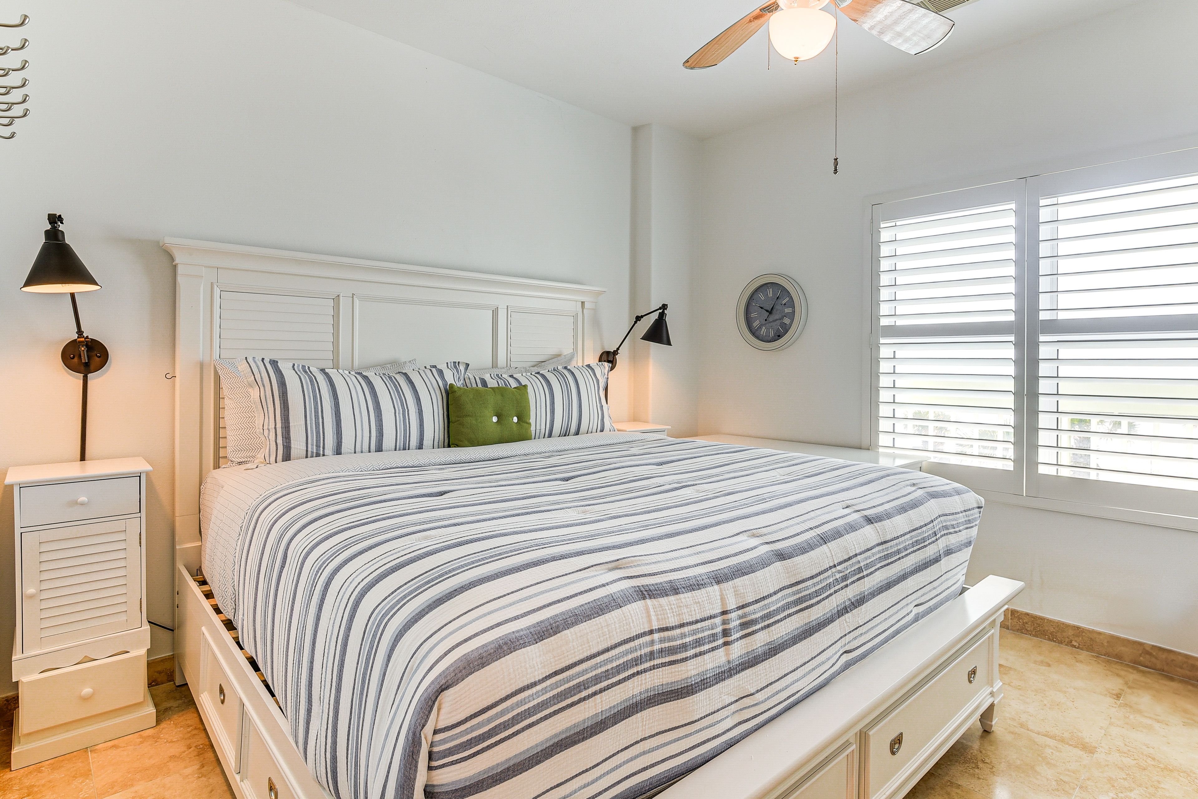 Bedroom 1 | King Bed | Linens Provided | Smart TV | En-Suite Bathroom