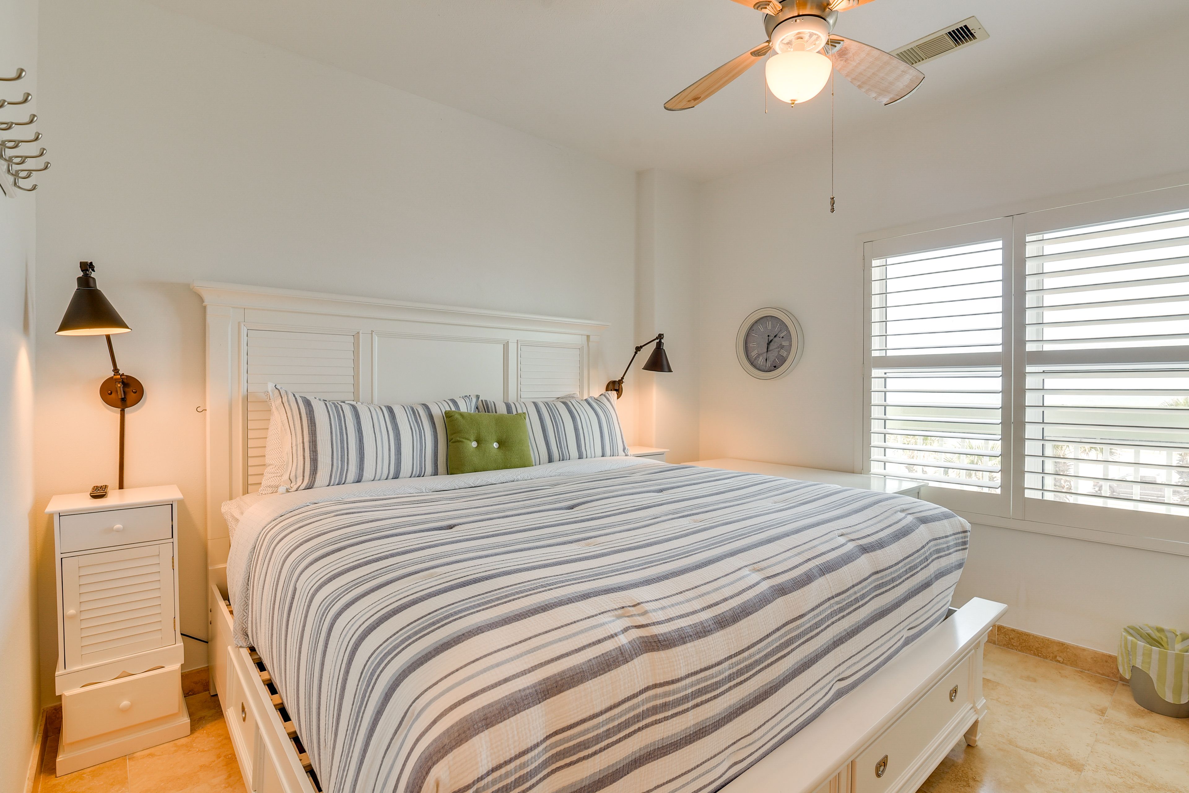 Bedroom 1 | King Bed | Linens Provided | Smart TV | En-Suite Bathroom
