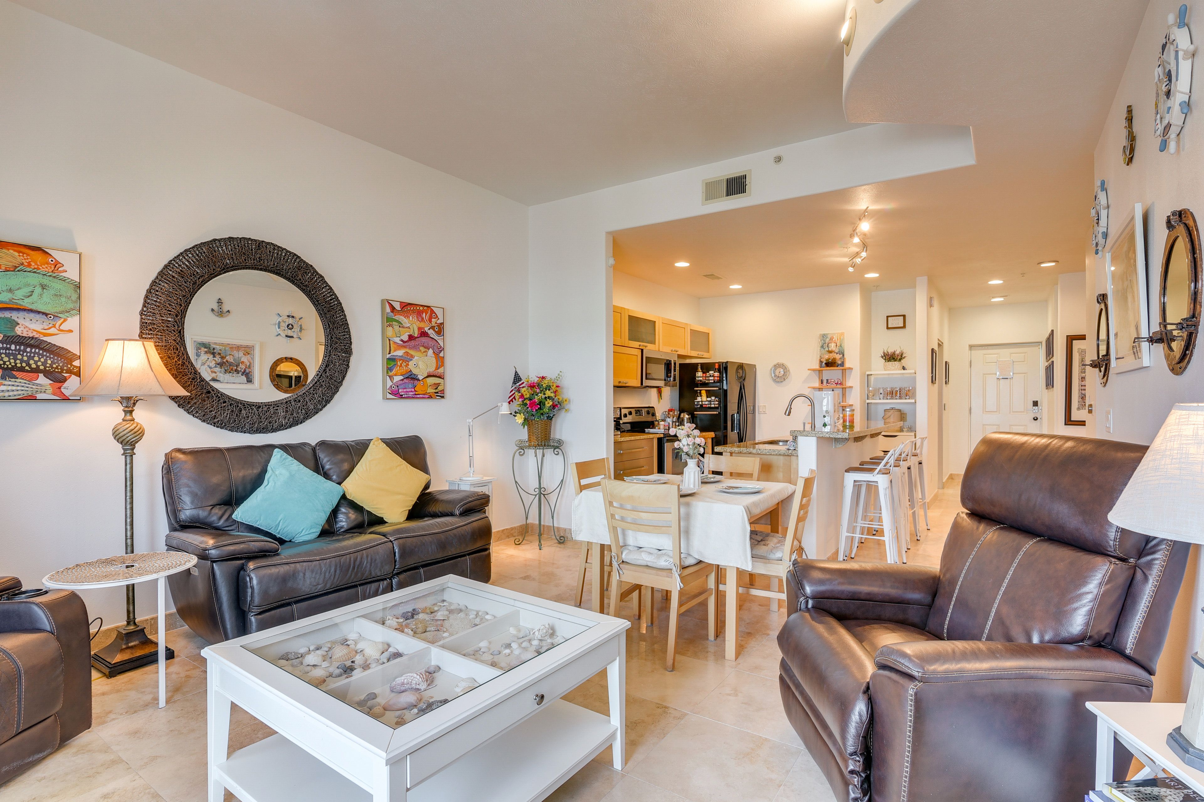 Living Room | Smart TV | Central Heating & A/C | Free WiFi