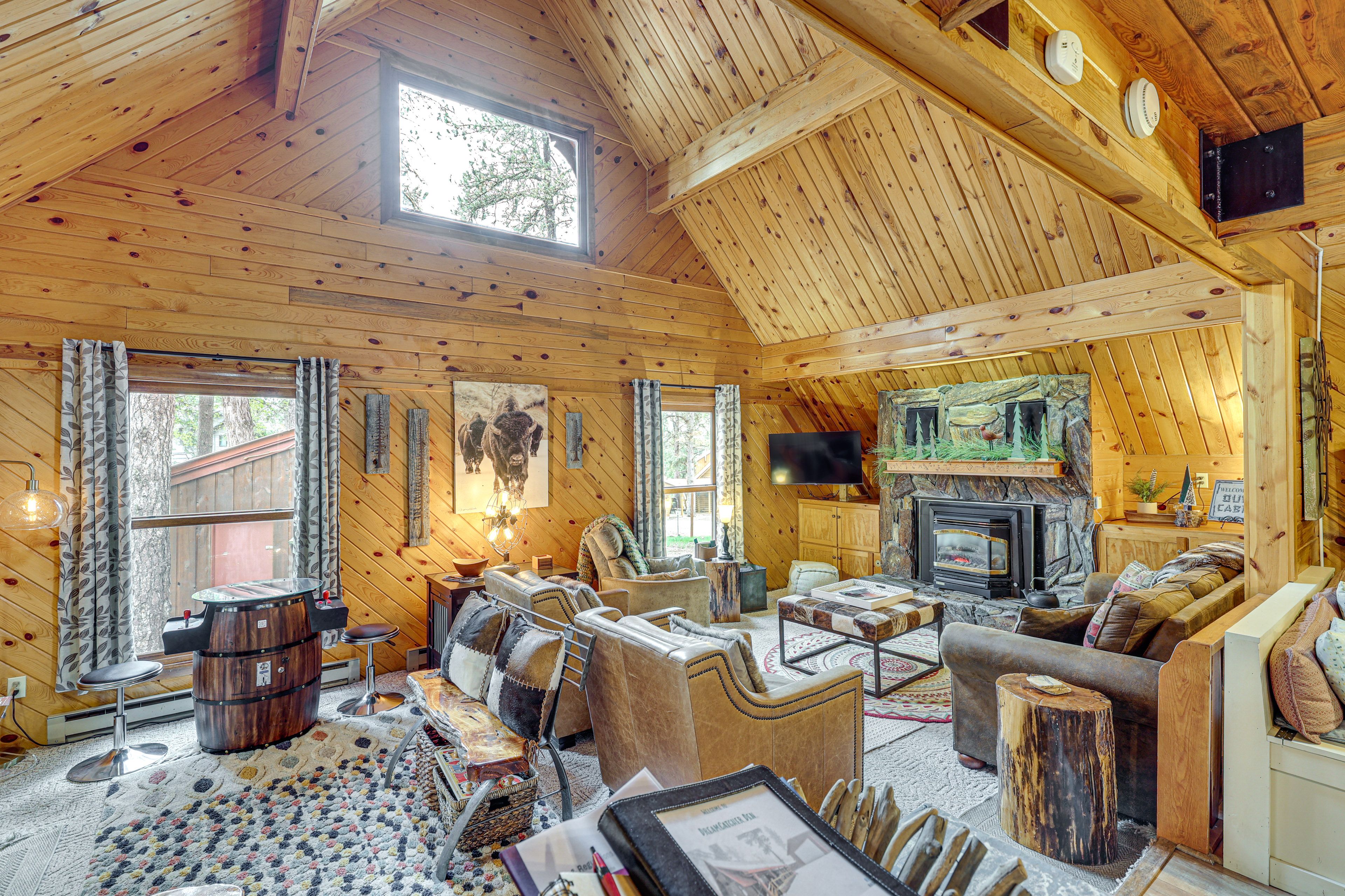 Lead Vacation Rental | 3BR | 2BA | 2,150 Sq Ft | 5 Steps Required