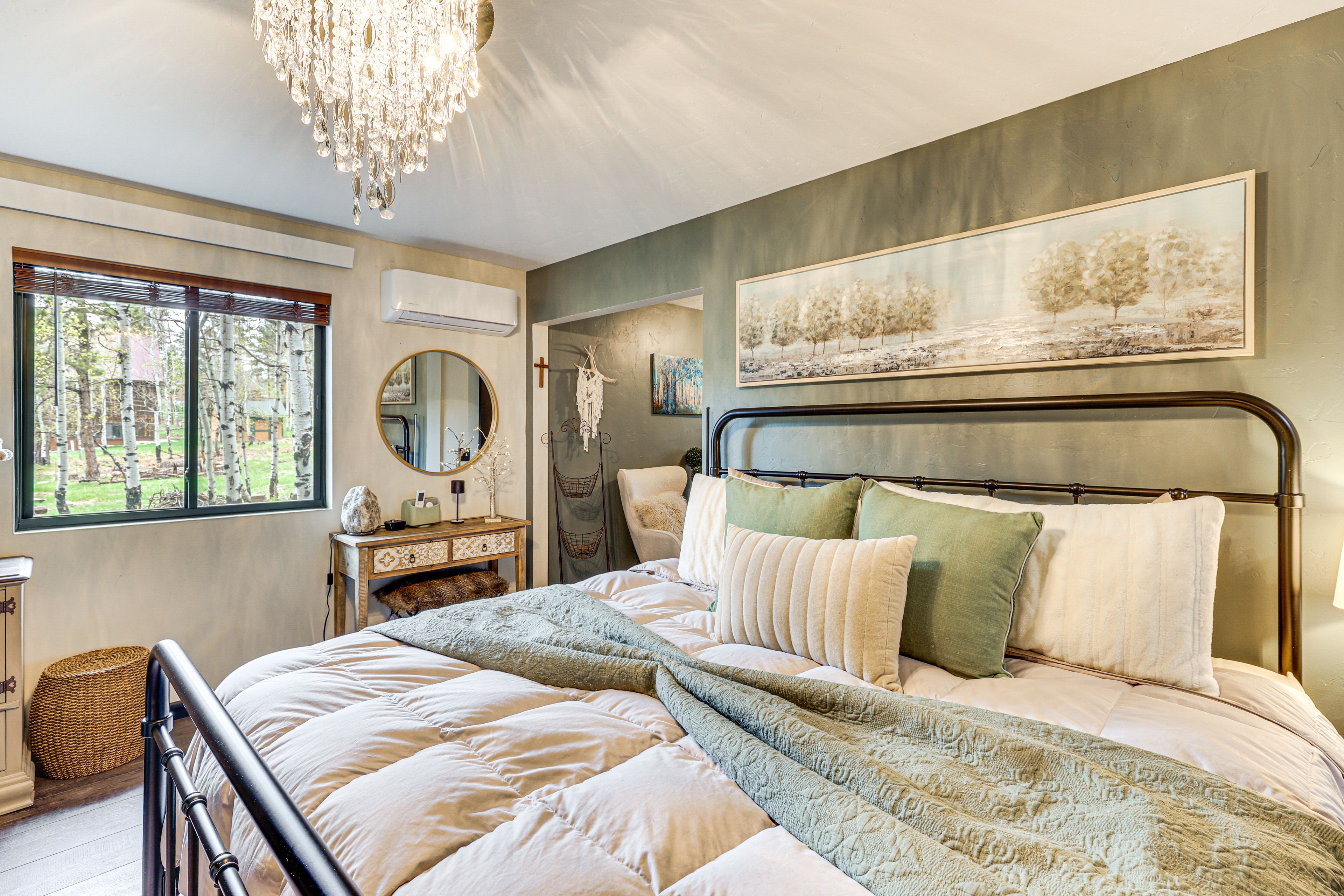 Bedroom 1 | 1st Floor | King Bed | Smart TV | Fireplace | Linens Provided