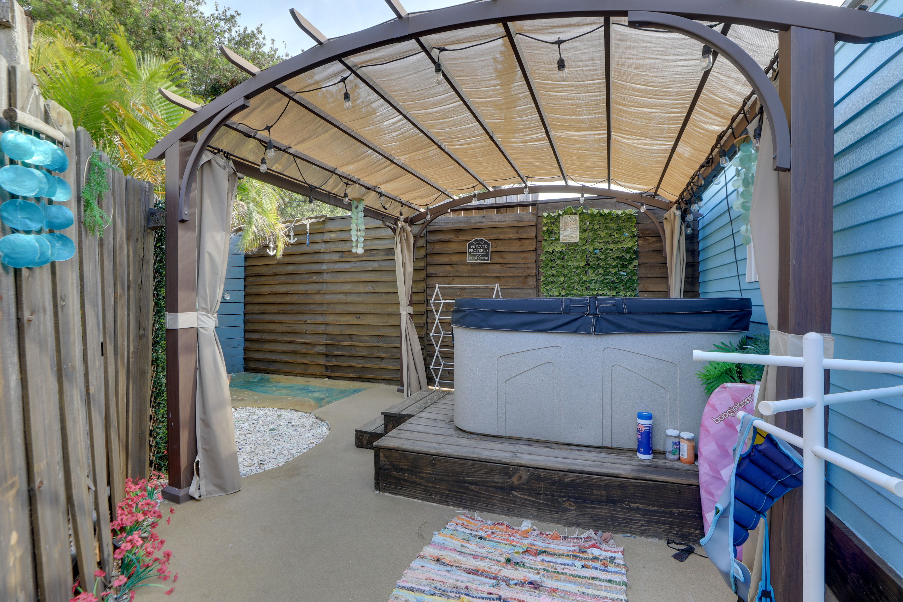Private Hot Tub | Gazebo