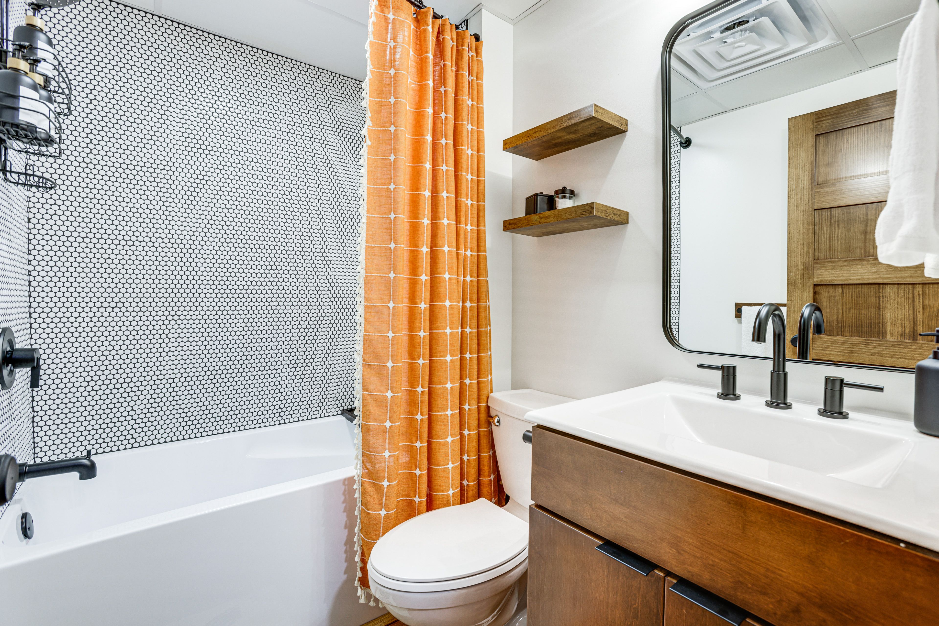 Full Bathroom | Lower Level