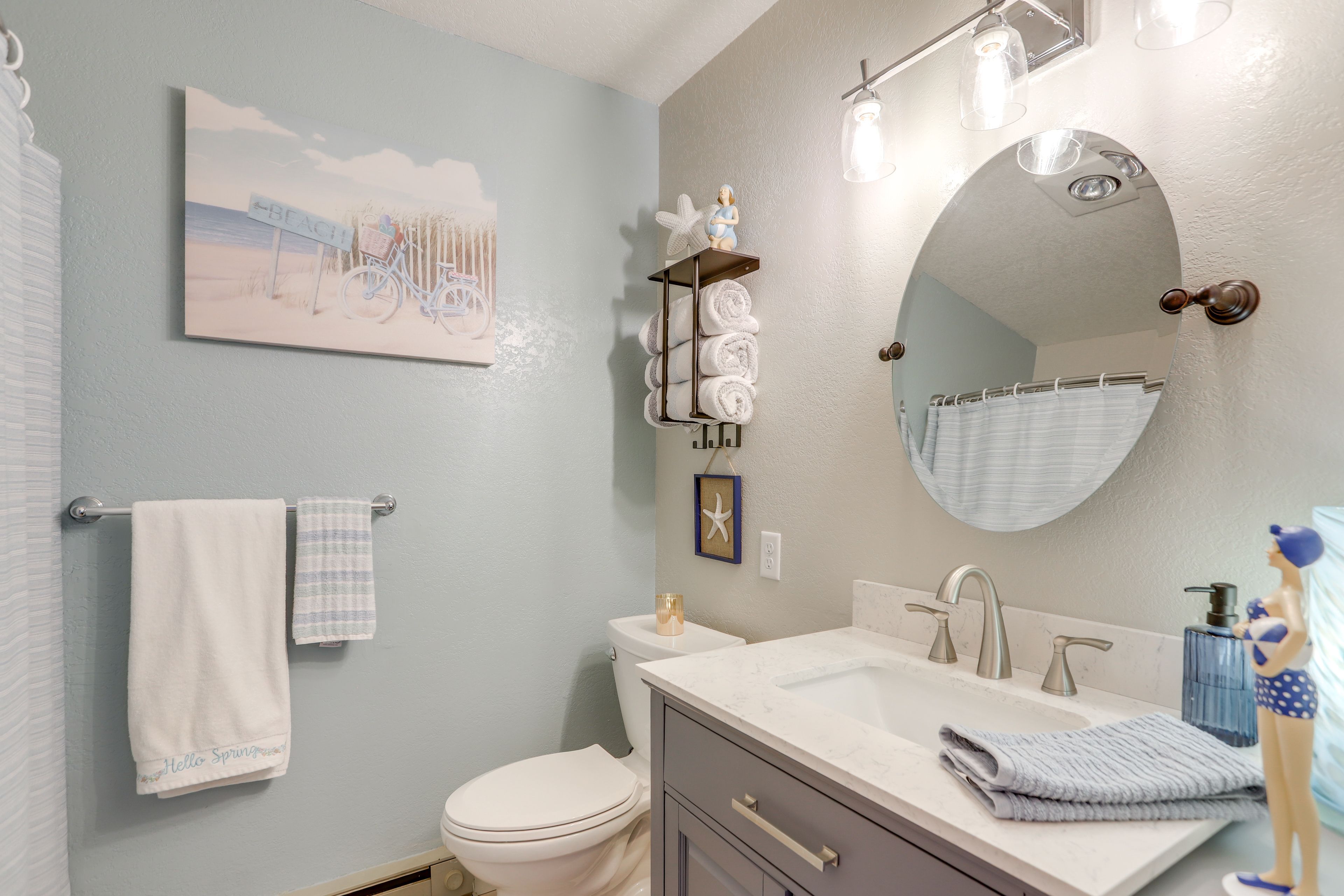 Full Bathroom | Towels Provided