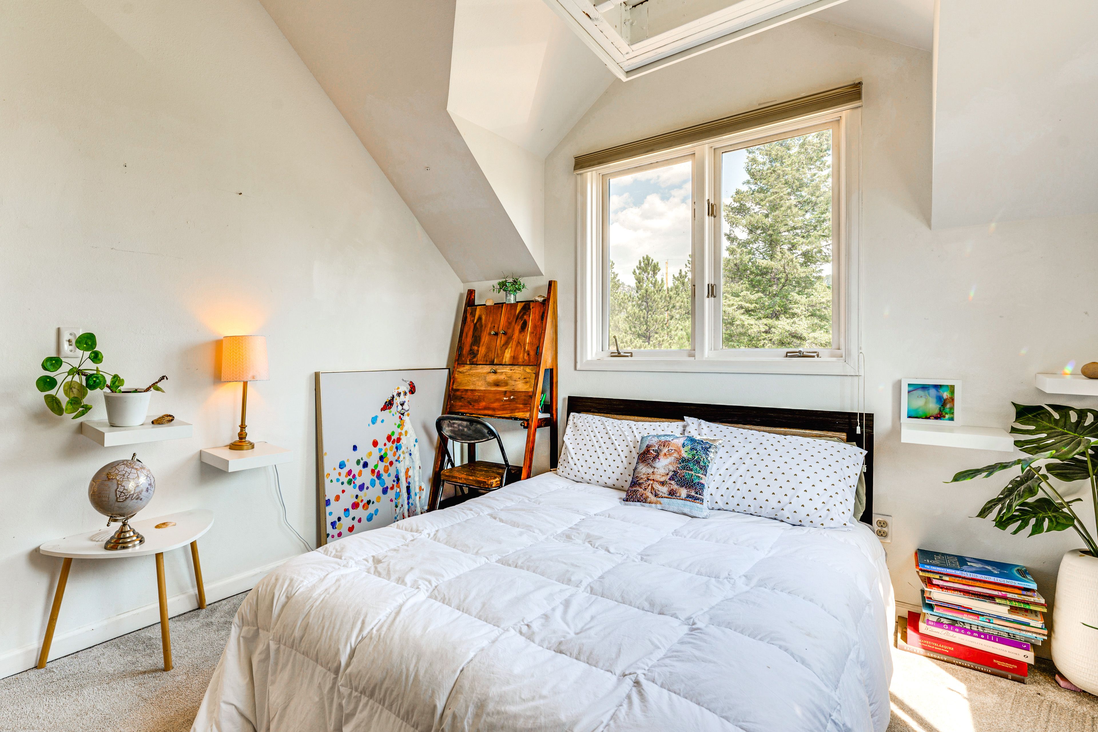 Bedroom 2 | Full Bed | Loft w/ Full Floor Mattress | Easel