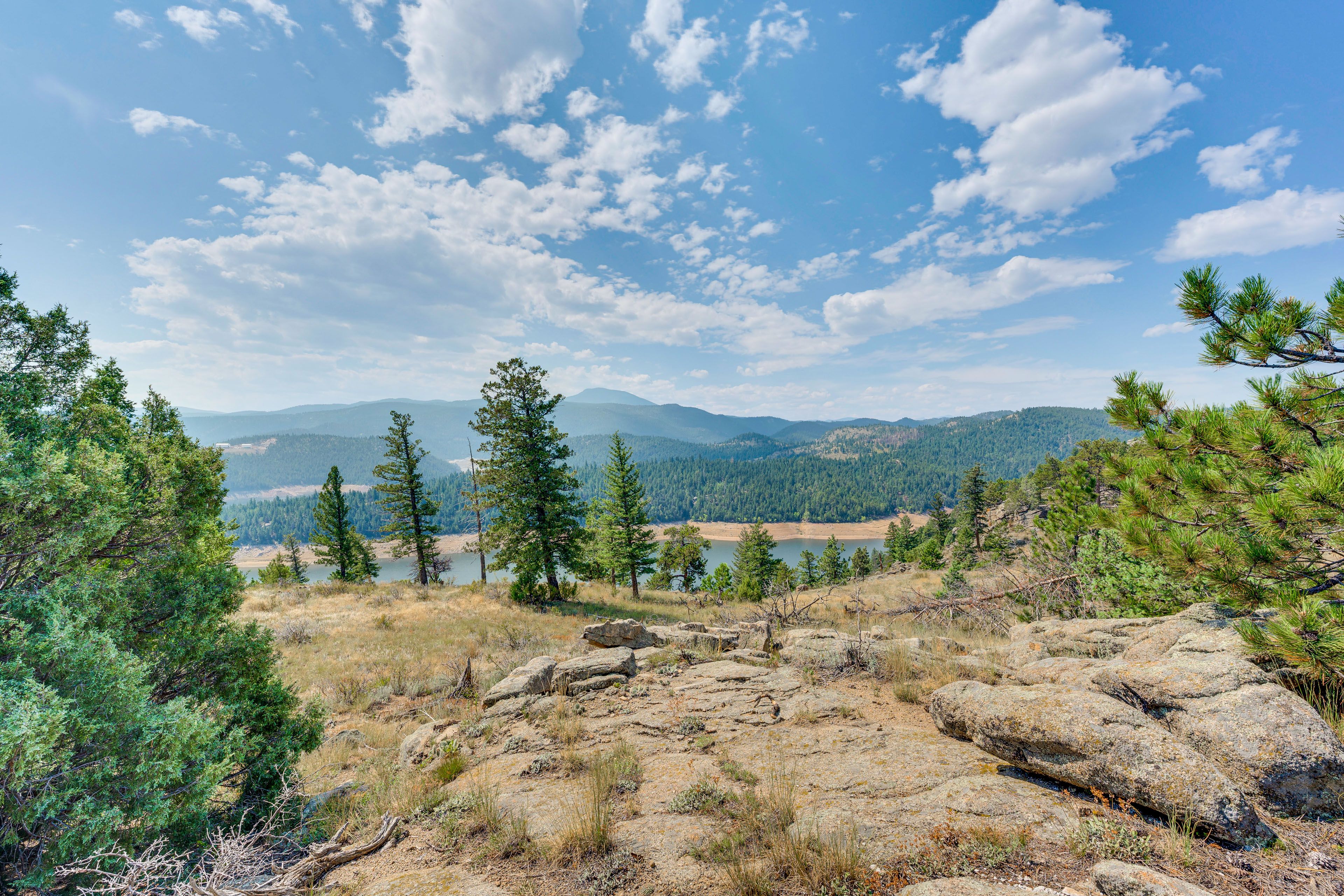 Lake & Mountain Views | Gross Reservoir Access On-Site | Kayaks Provided