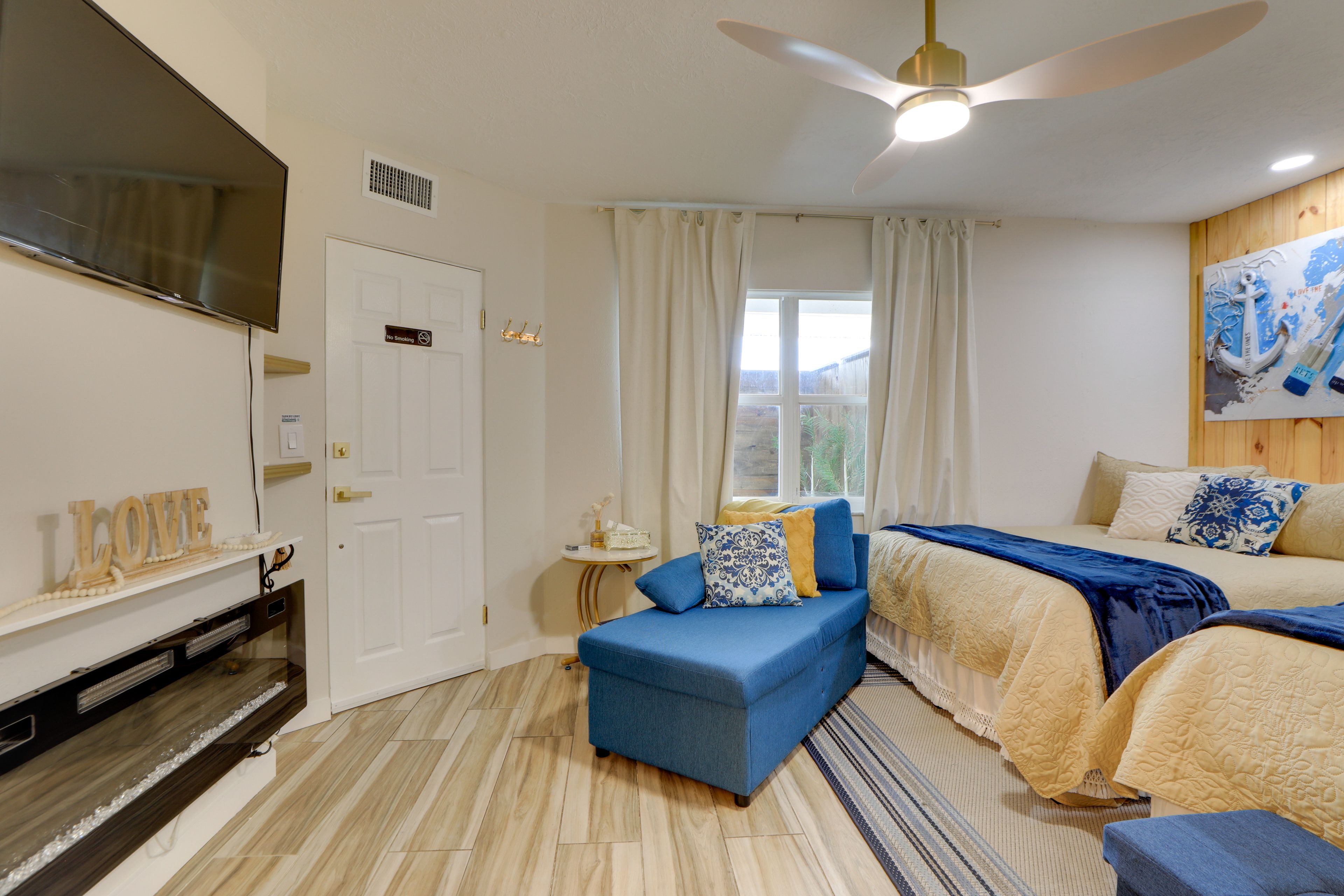 Bedroom | 2 Queen Beds | Linens Provided | En-Suite Bathroom