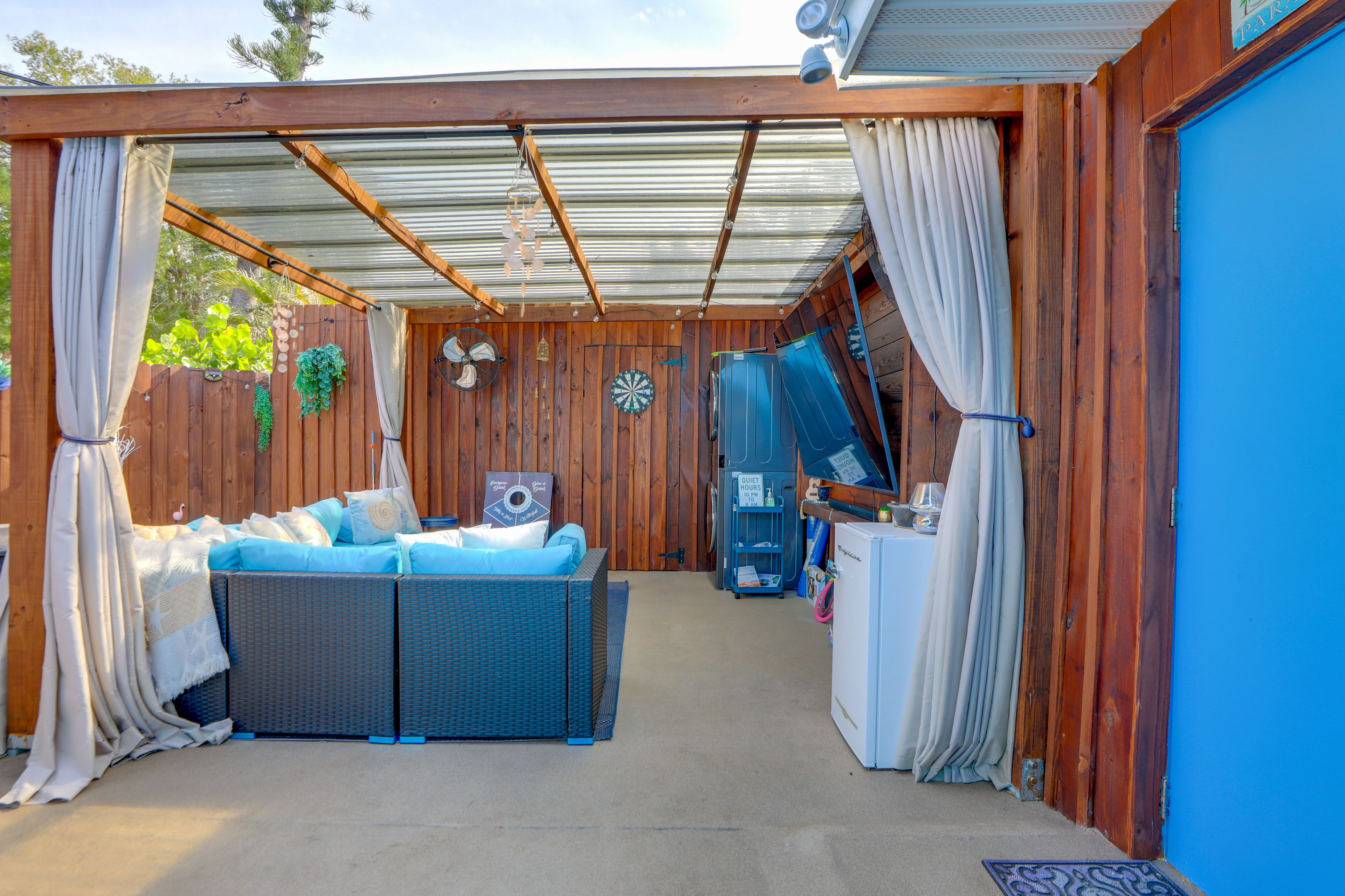 Patio | Lounge Furniture | Smart TV | Cornhole | Dartboard