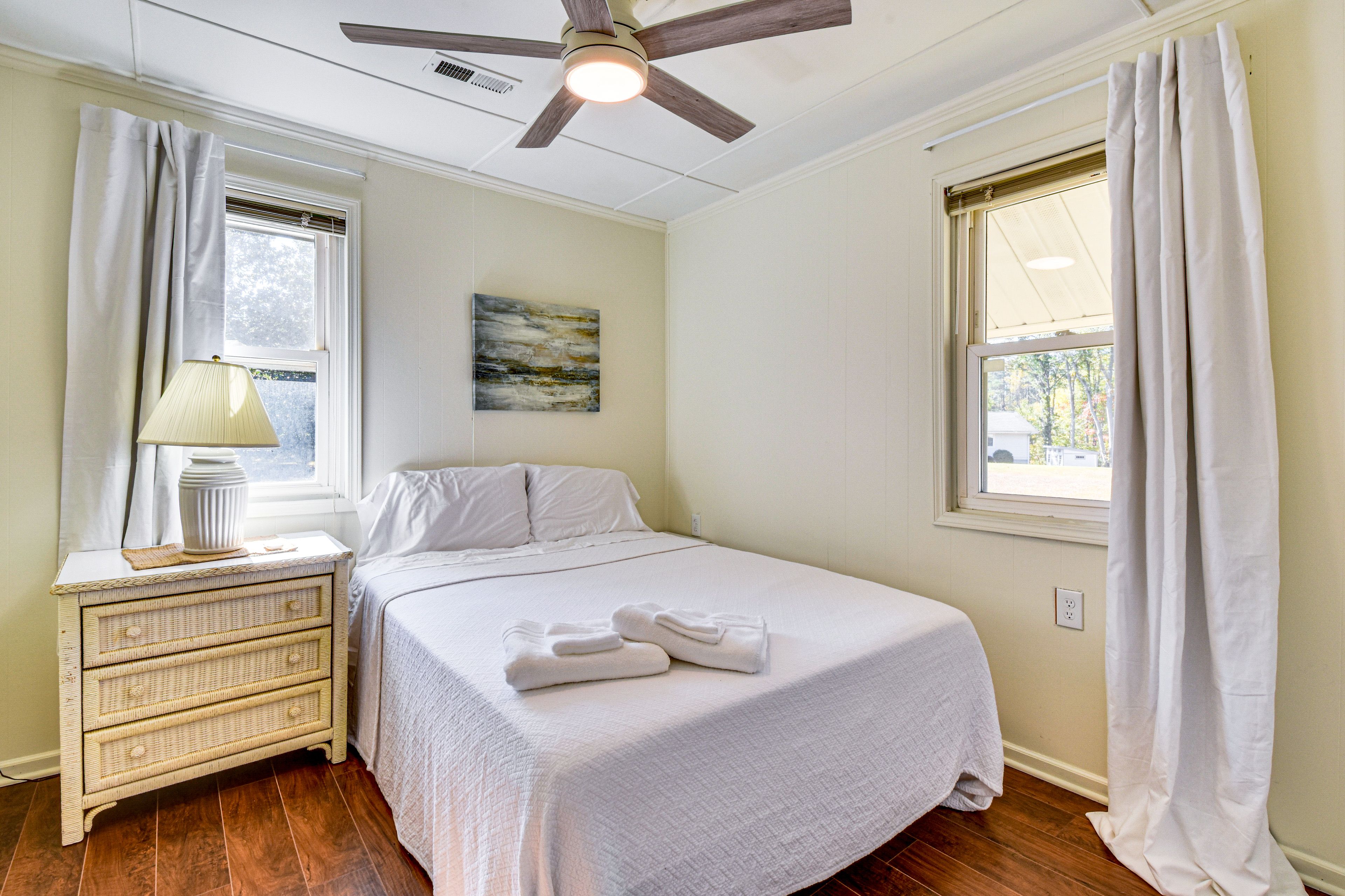 Bedroom 2 | Main Level | Queen Bed