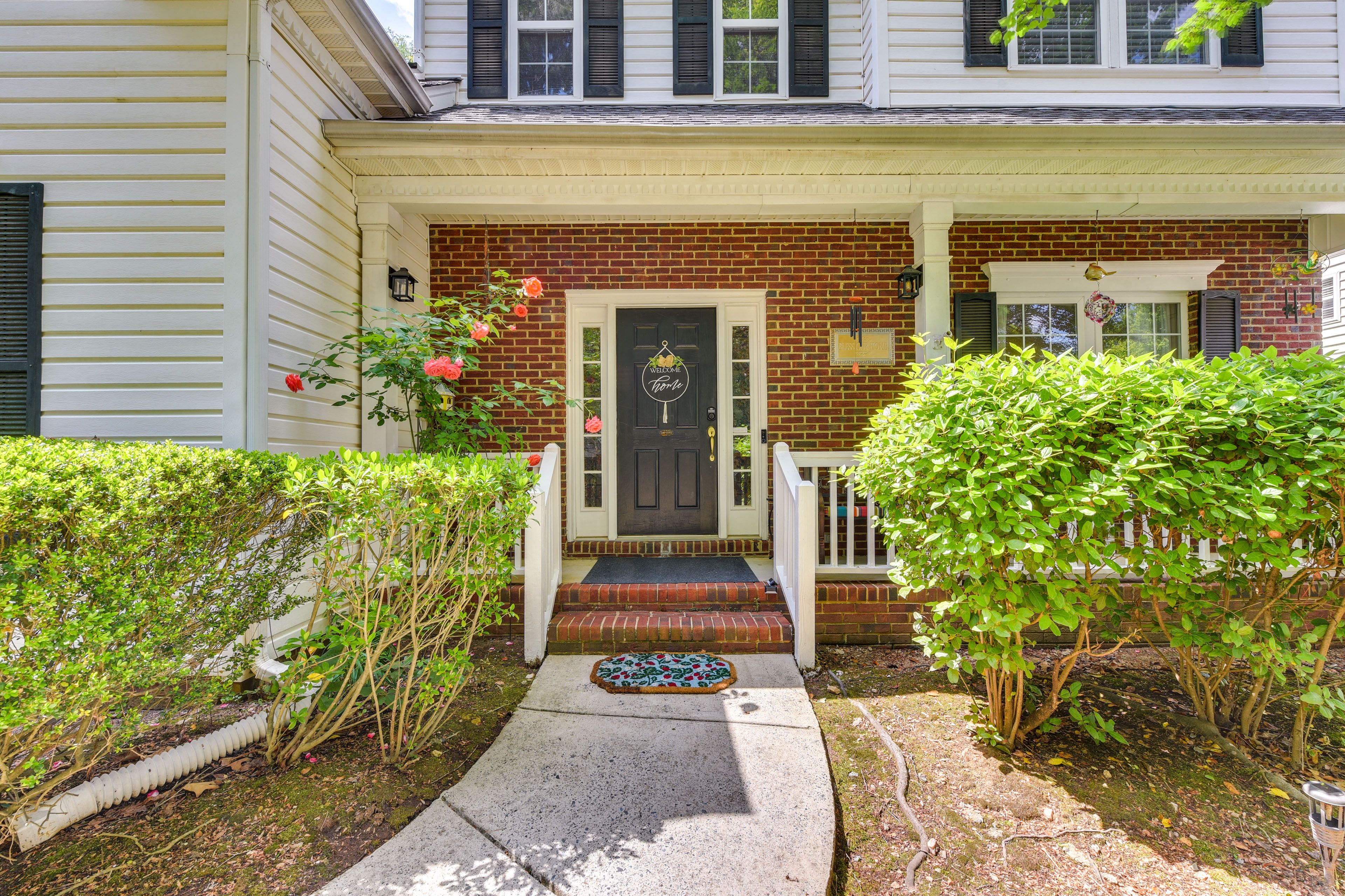 Property Entrance | Front Porch w/ Seating